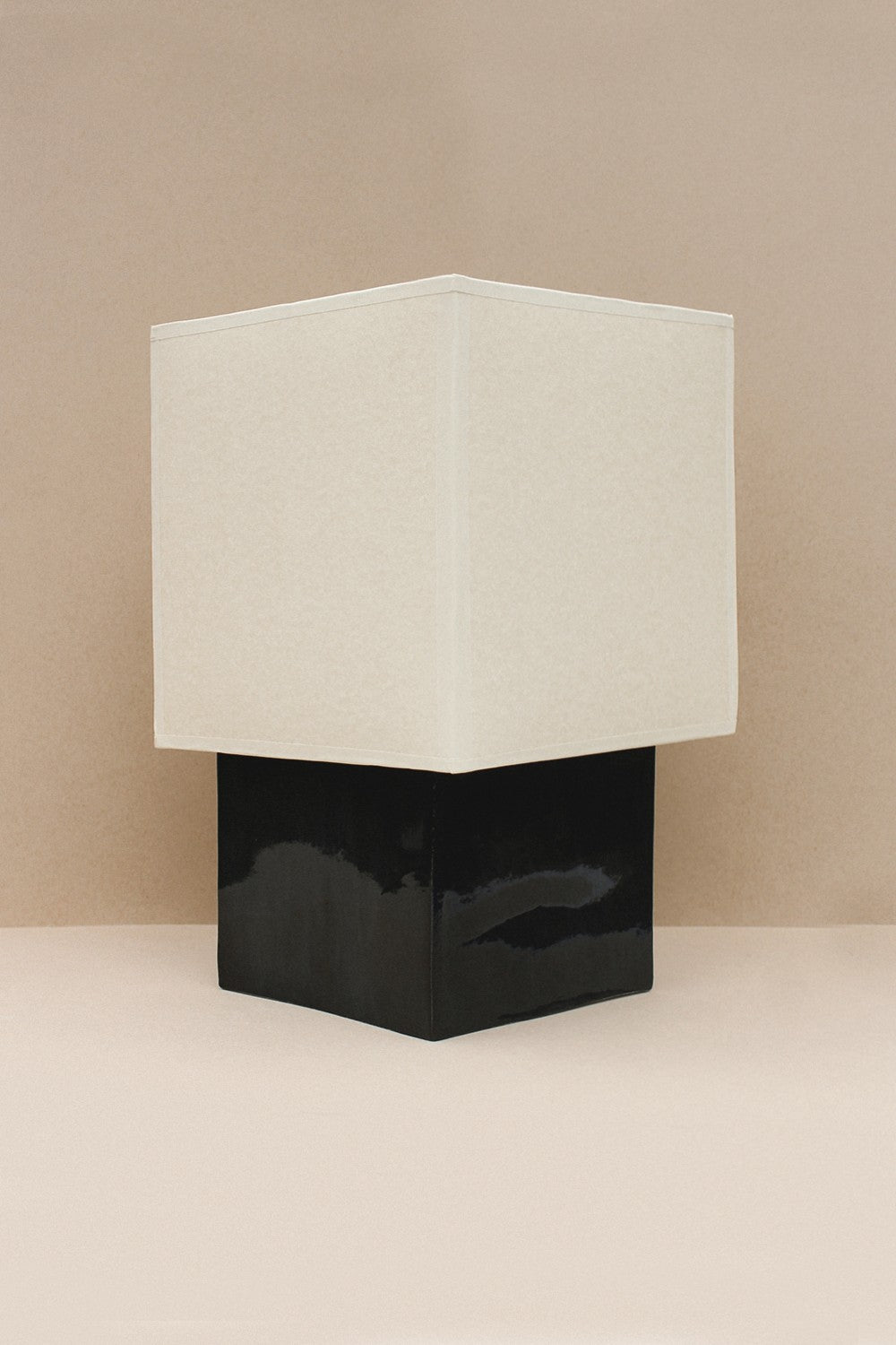 Barragán Lamp (Negro)