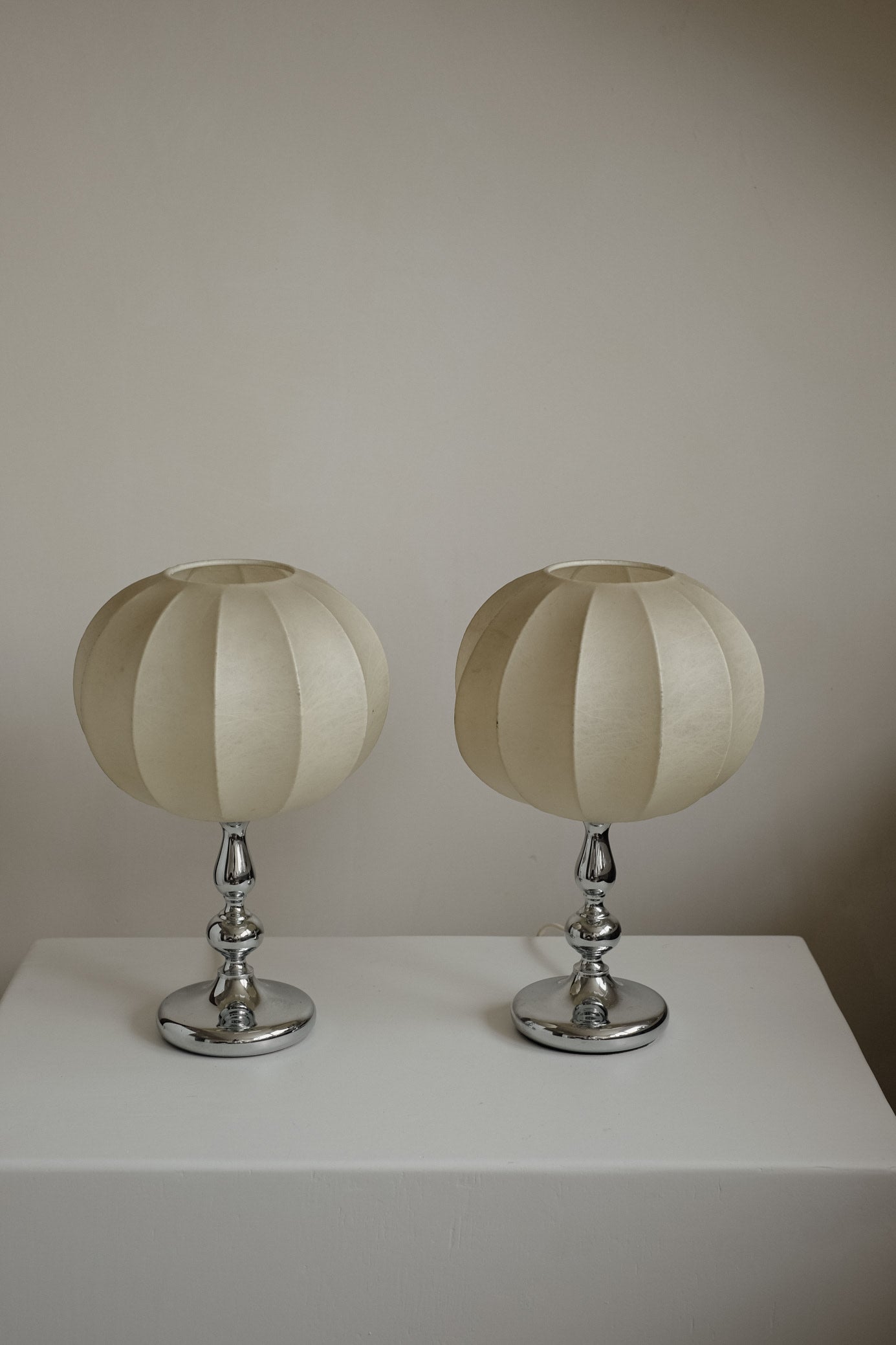 Rare Vintage Mid-Century Modern Cocoon Table Lamps — additional view