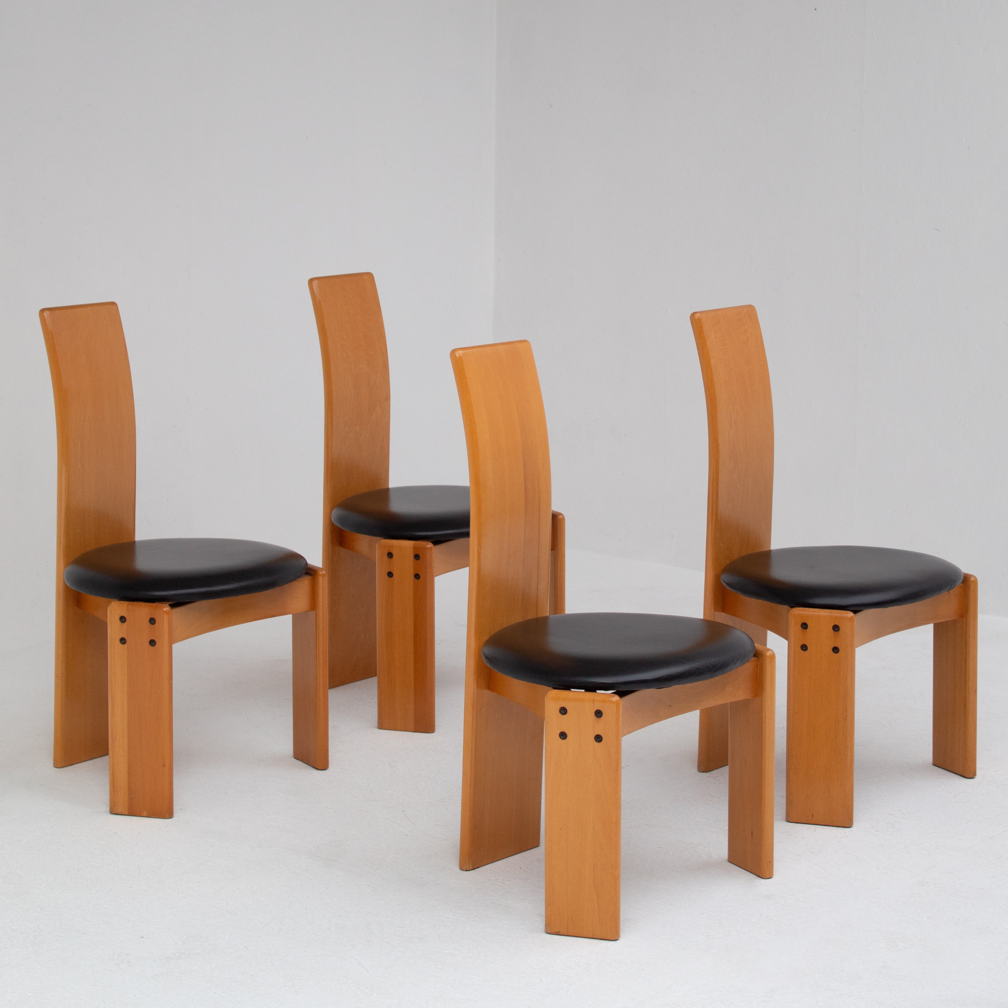 Chair Set of Dining Chairs in Wood and Leather | The Oblist