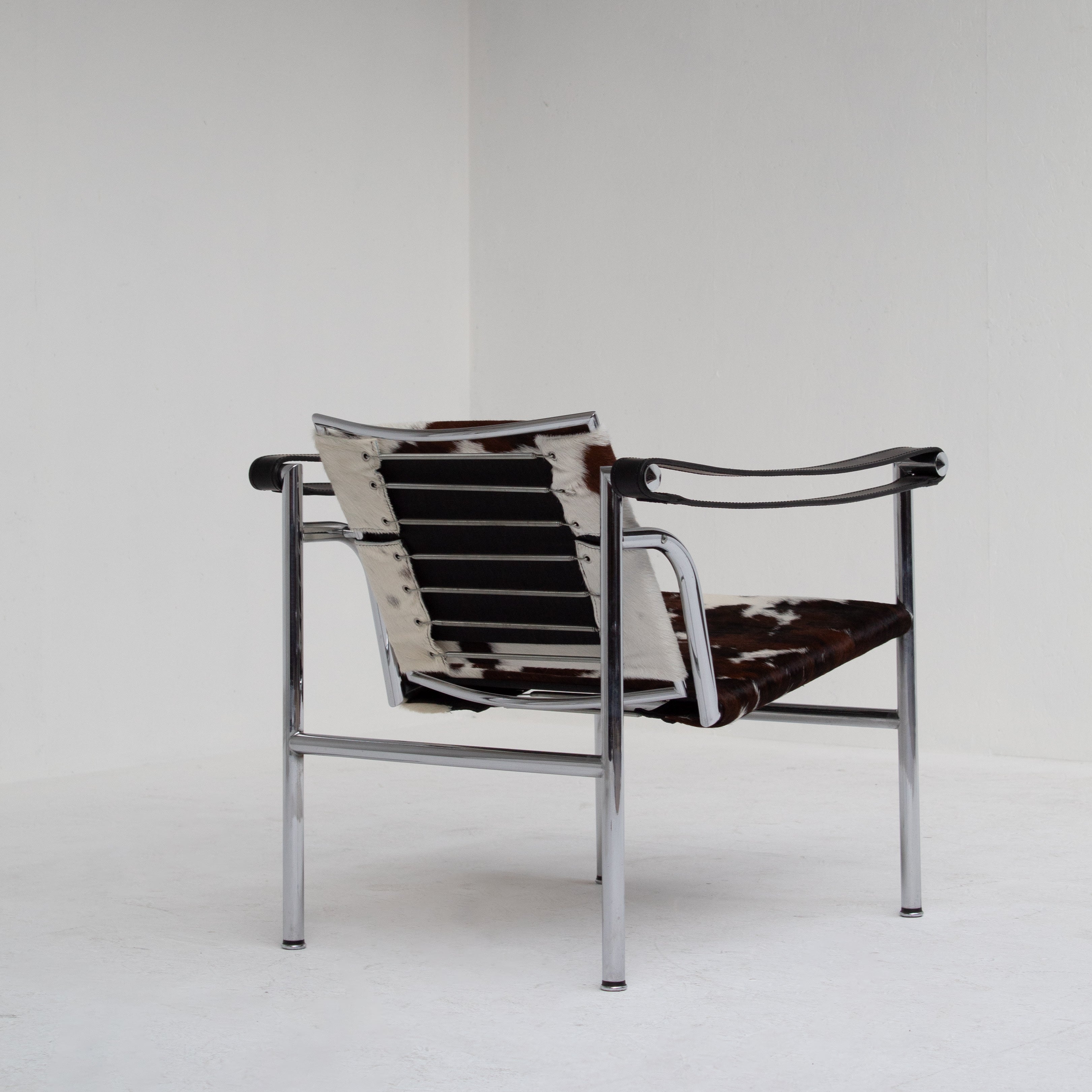 Set of 2 Le Corbusier, Pierre Jeanneret, Charlotte Perriand LC1 Chairs by Cassina