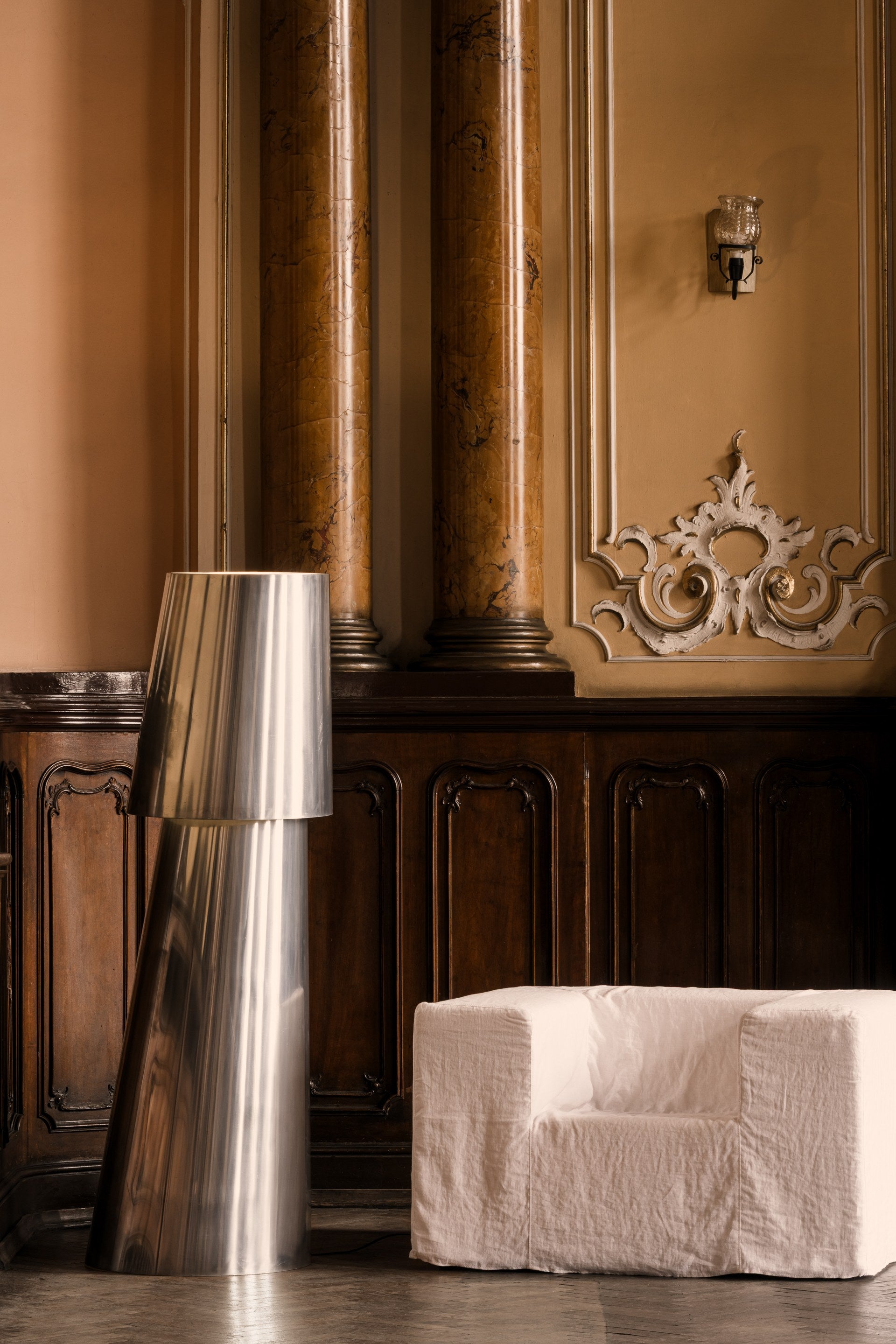 Aluminum Floor Lamp Object120 — side angle