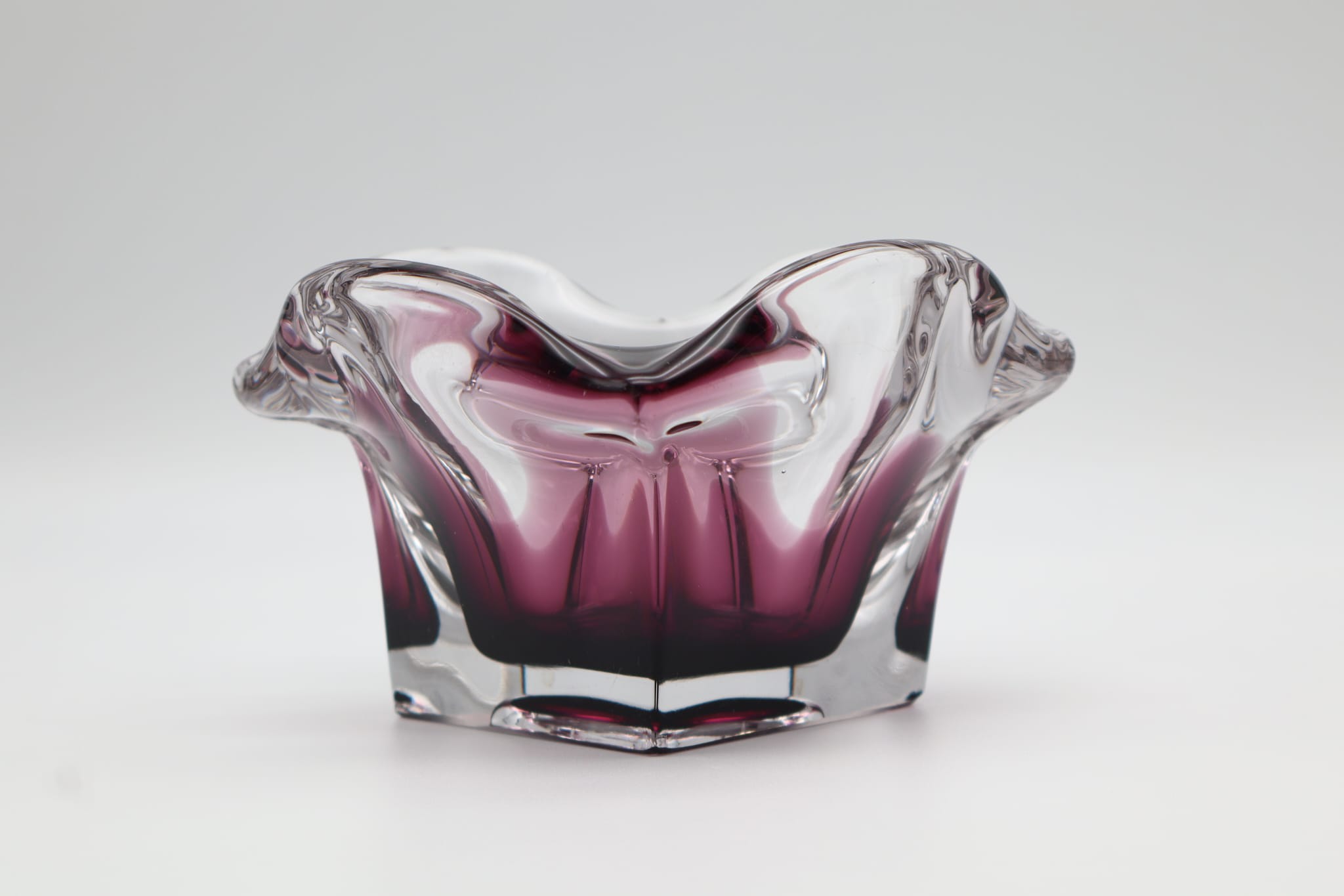 Mid-Century Amethyst & Crystal 'Sommerso' Art Glass Bowl 1960s  — detail view