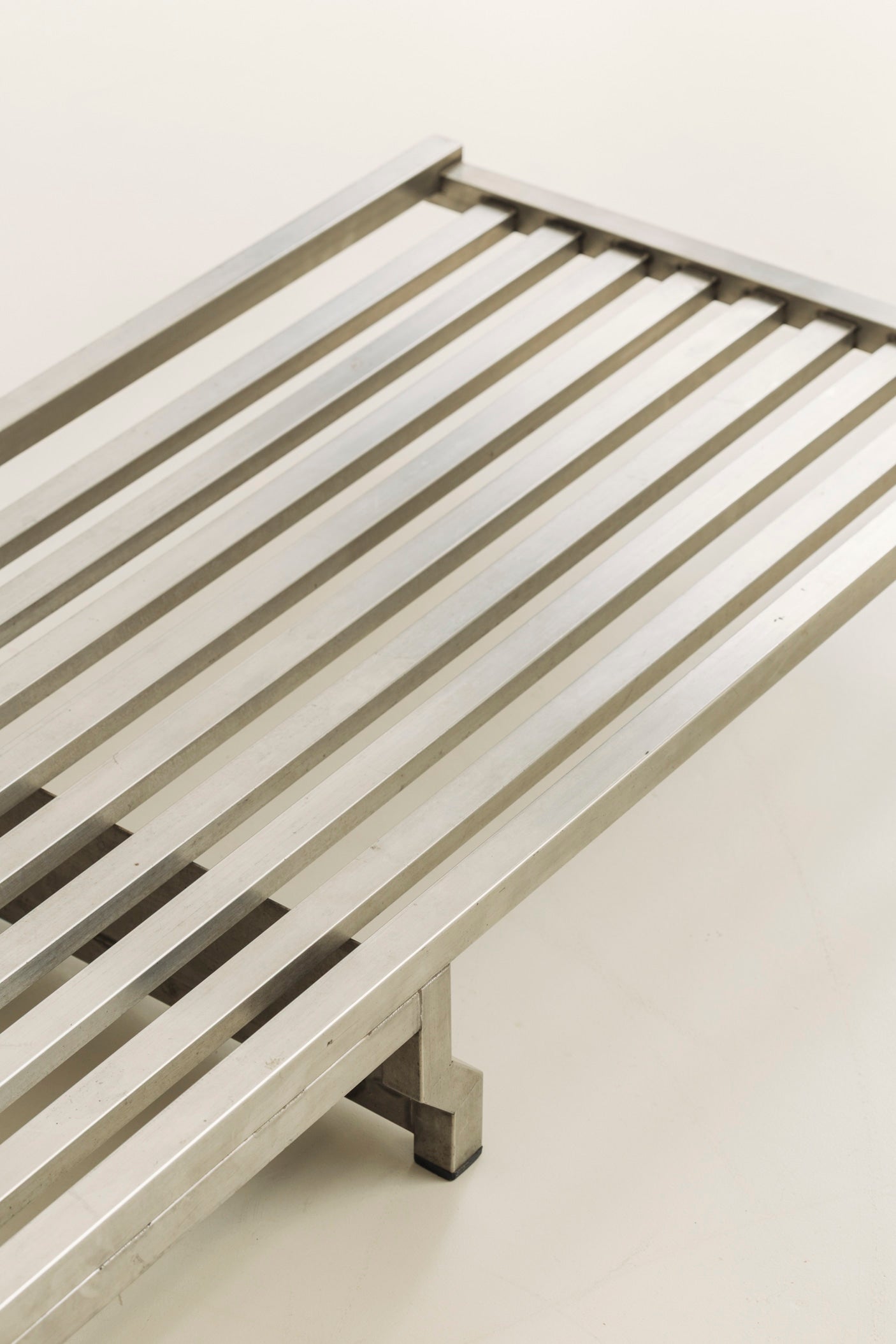 Exceptional French Stainless Steel Modernist Daybed / Chaise Longue, 1970s — in context
