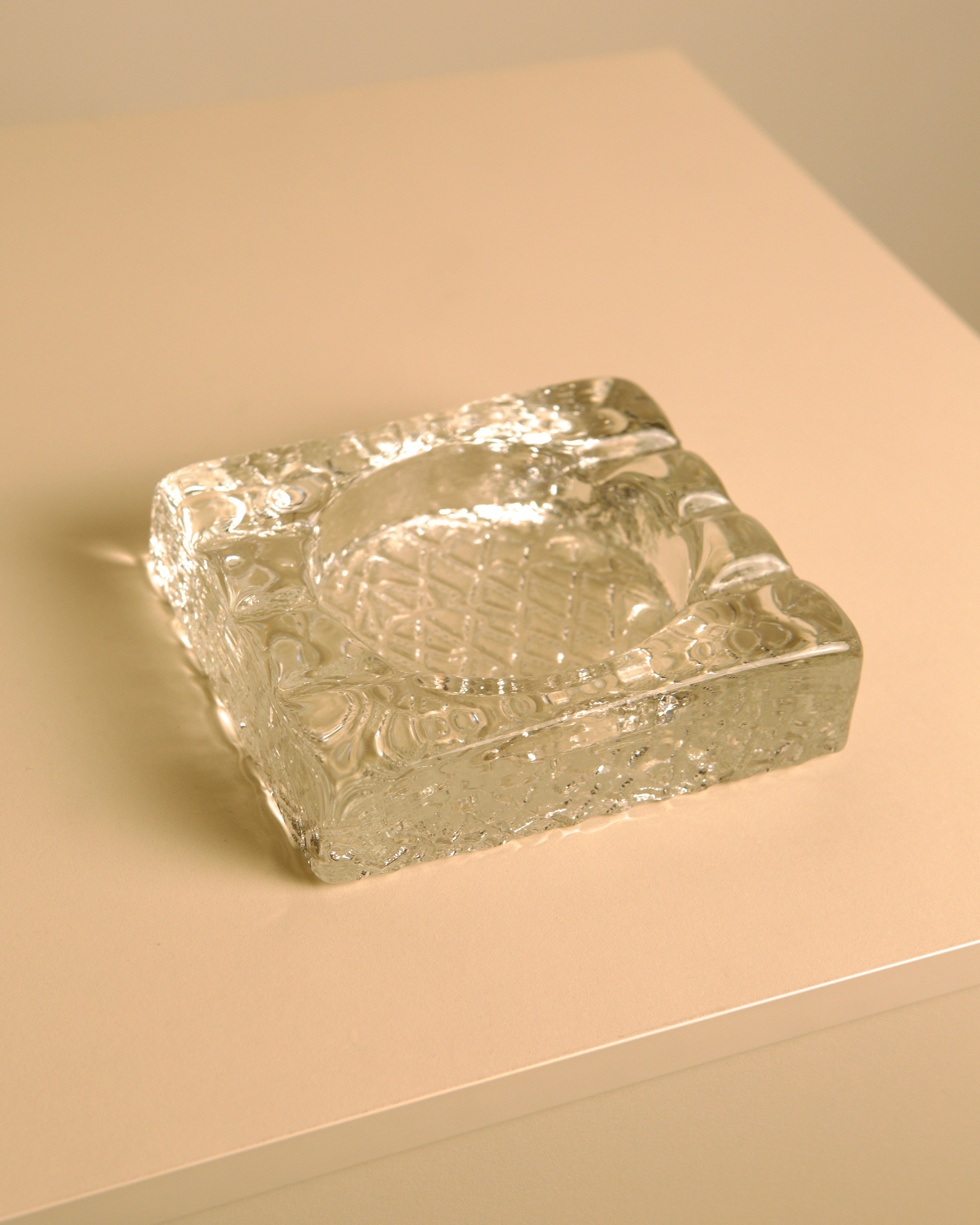 Large Italian Ashtray Murano glass, 1980s — close-up of textured clear glass surface
