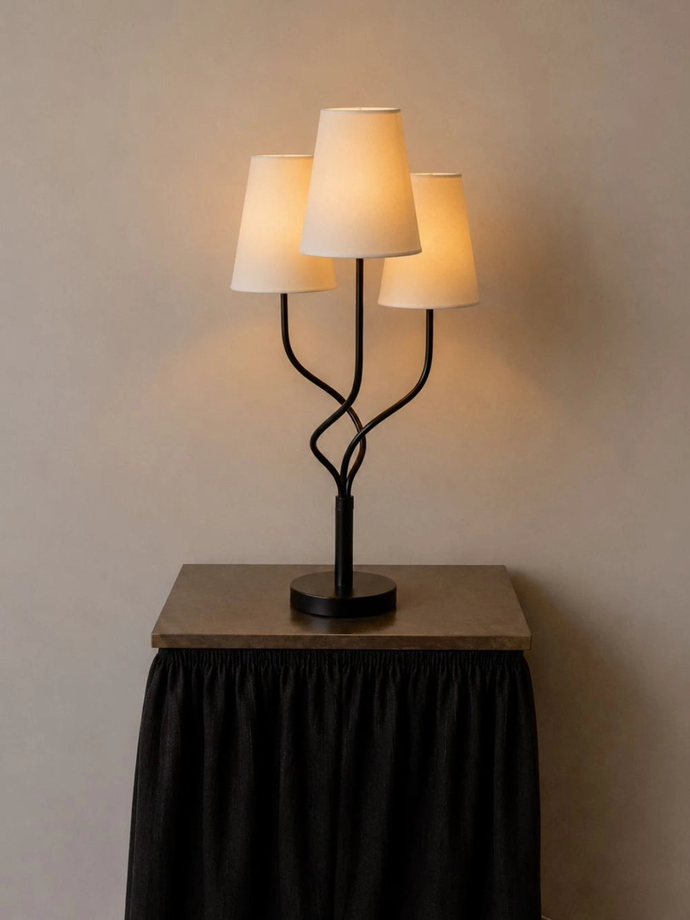 1980s Netherlands Vintage Black 3-Tier Desk Lamp — close-up