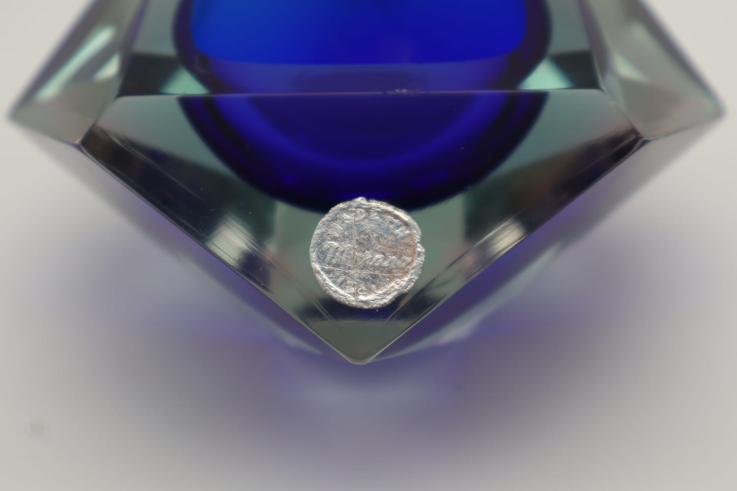 Mid-Century Faceted Murano Sommerso Glass Bowl by Flavio Poli for Seguso, 1960s — lifestyle setting