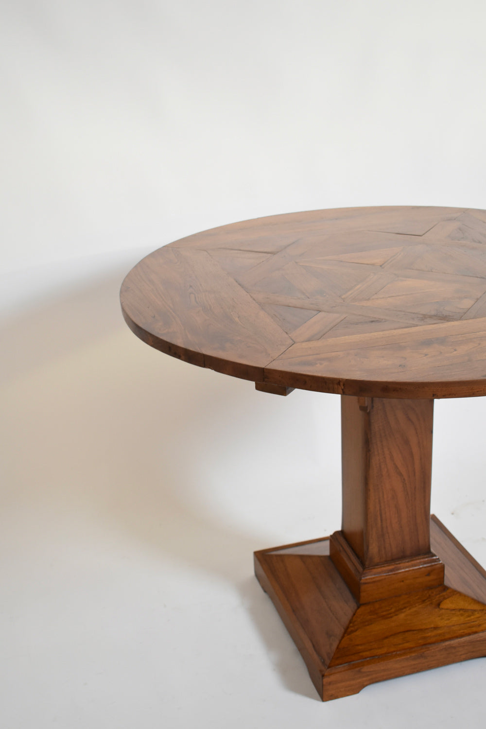 Round Amsterdam School Pedestal Table, 1920s — top view of wooden surface with geometric pattern