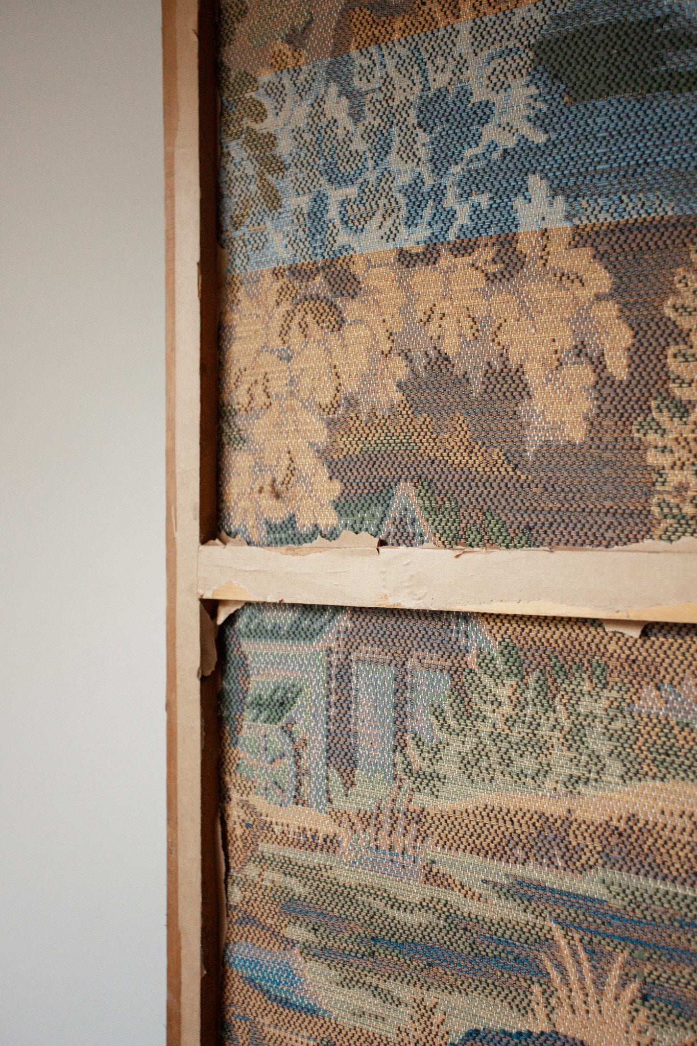 Paravent pliant français à quatre panneaux en tapisserie d'Aubusson représentant des scènes de verdure