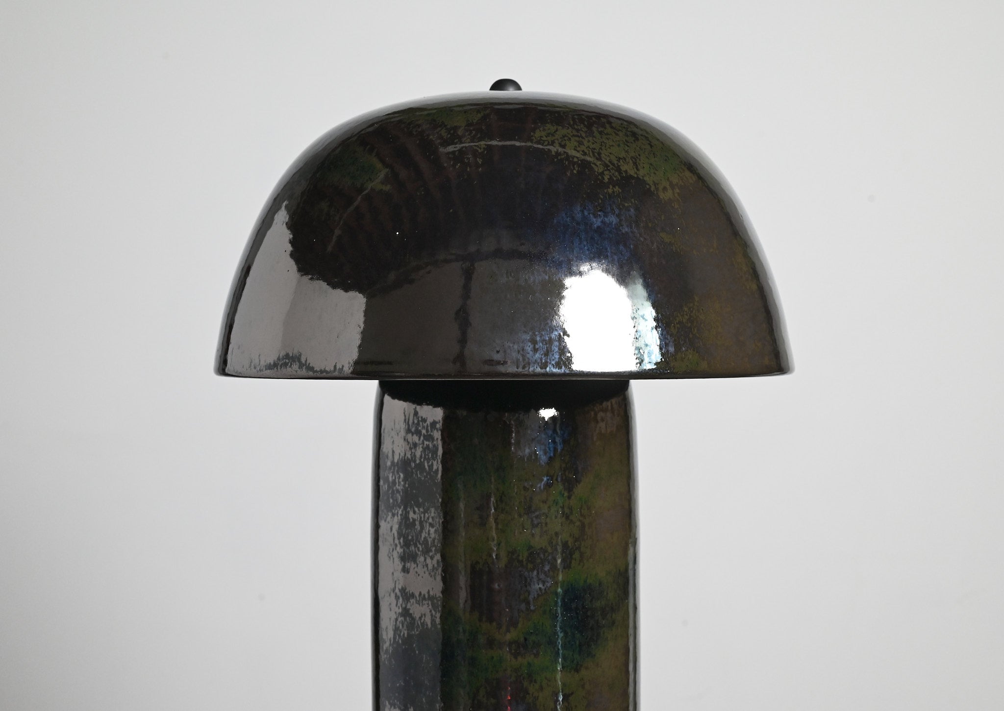 Tera Lamp Dark Chrome — close-up