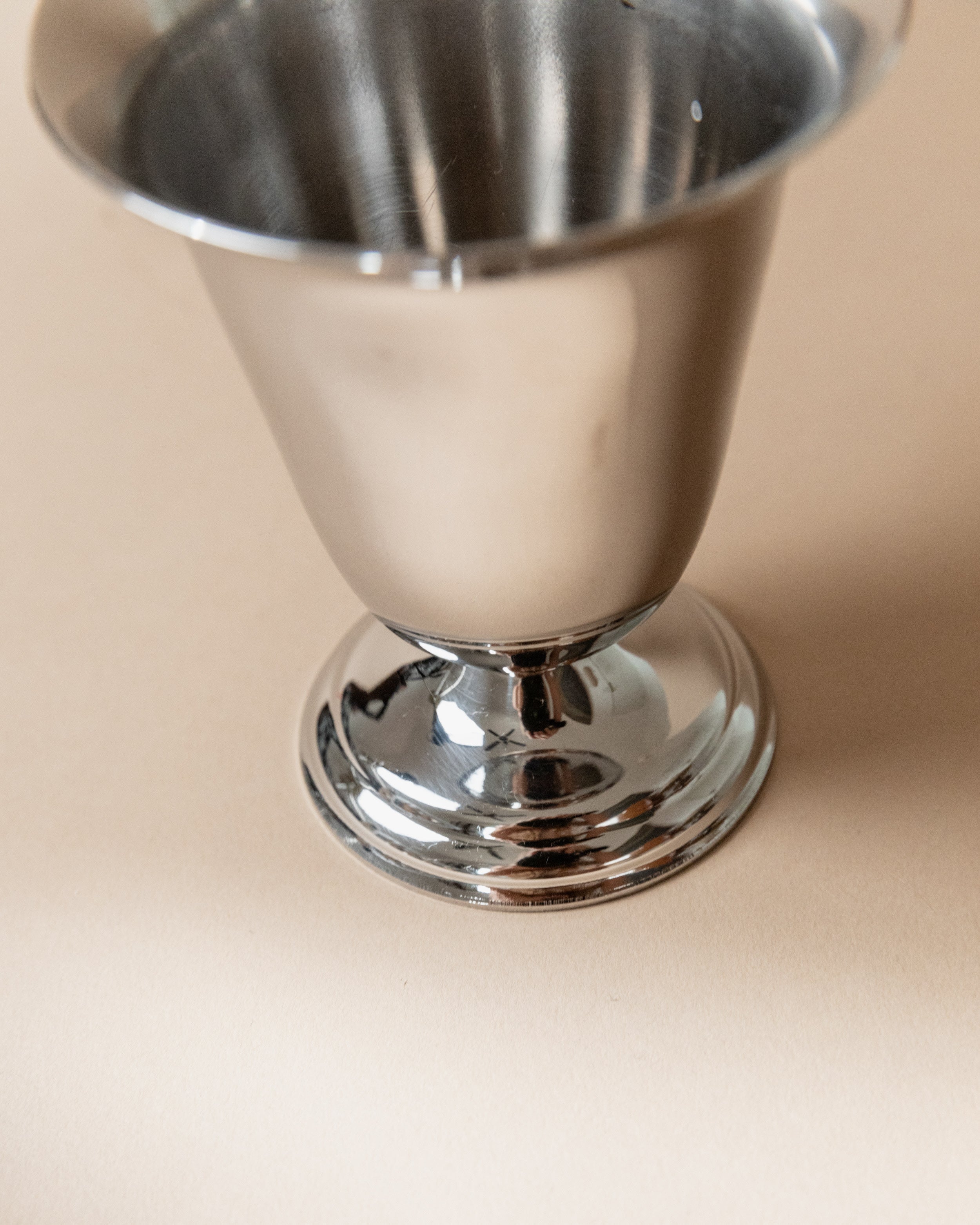 Ensemble de 6 tasses en acier inoxydable, design Italie années 1970