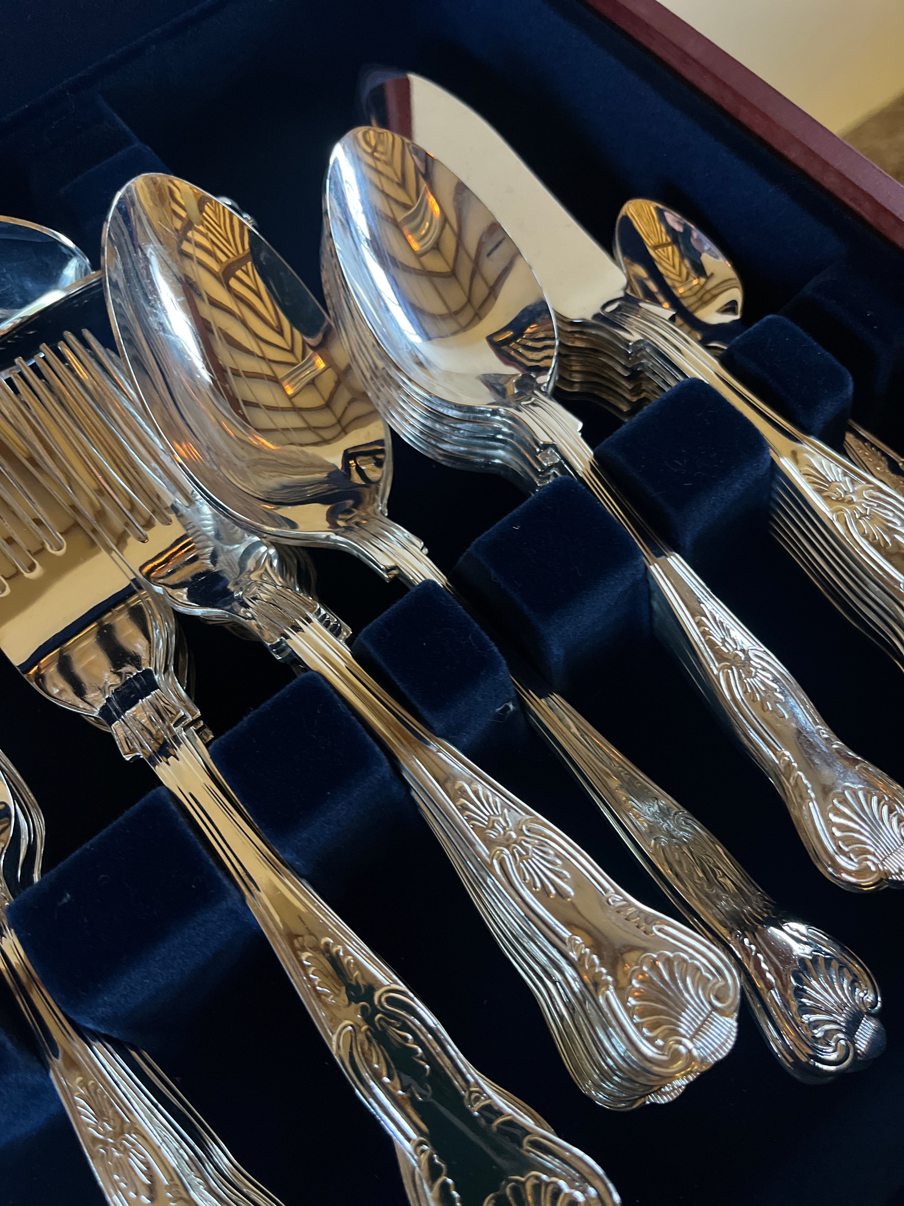 Ensemble de Couverts en Argent Plaqué de 100 Pièces - Motif Coquille Viners