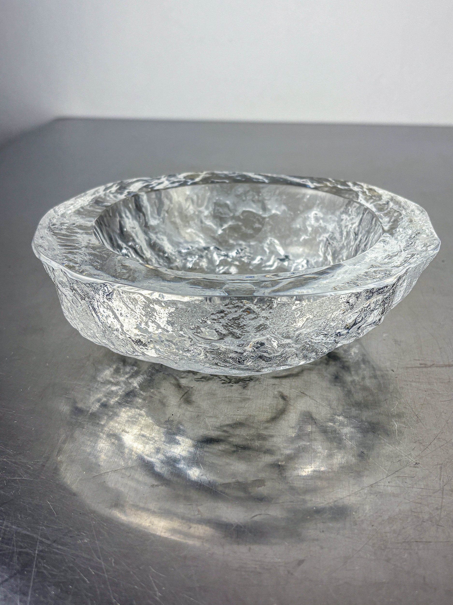 Brutalist "Iceberg" Vide poches, Textured Crystal Glass, Sweden, 1970's by Malamar Studio | The Oblist