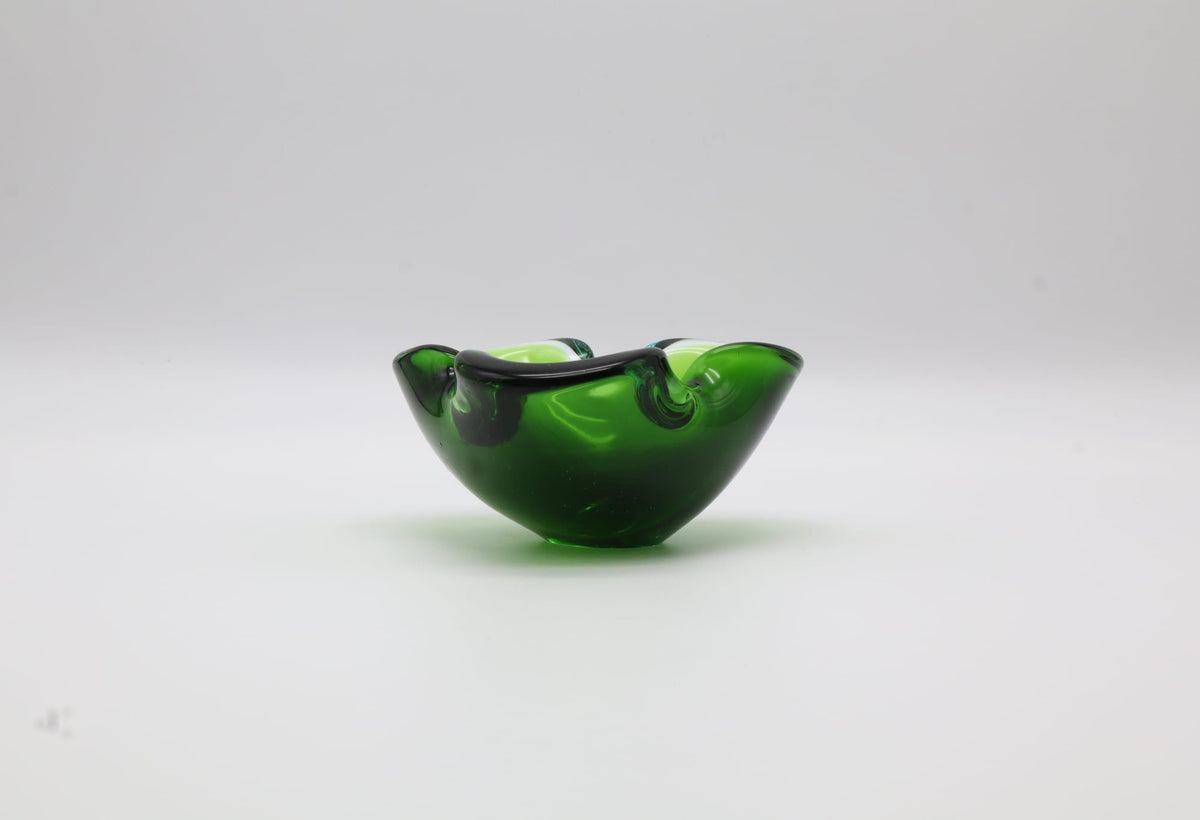 Mid-Century Murano Sommerso Glass Ashtray / Vide-Poche – Italy, 1960s — side angle