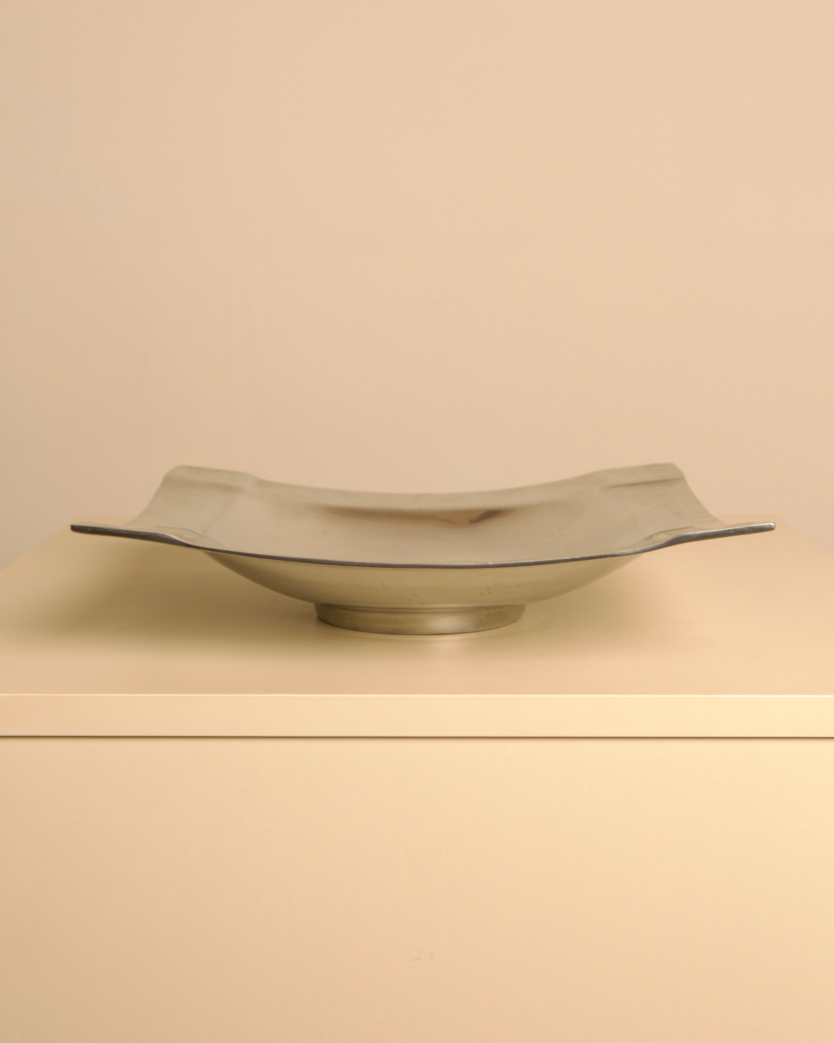 Large Italian Polished Aluminium Square Vide-Poche / Catchall, 1980s — detail view