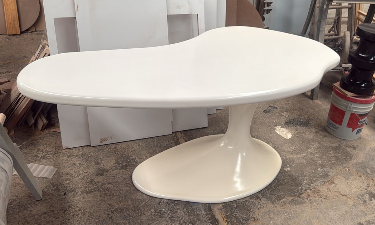 Piano Desk in Lacqued Wood — top view of modern white surface
