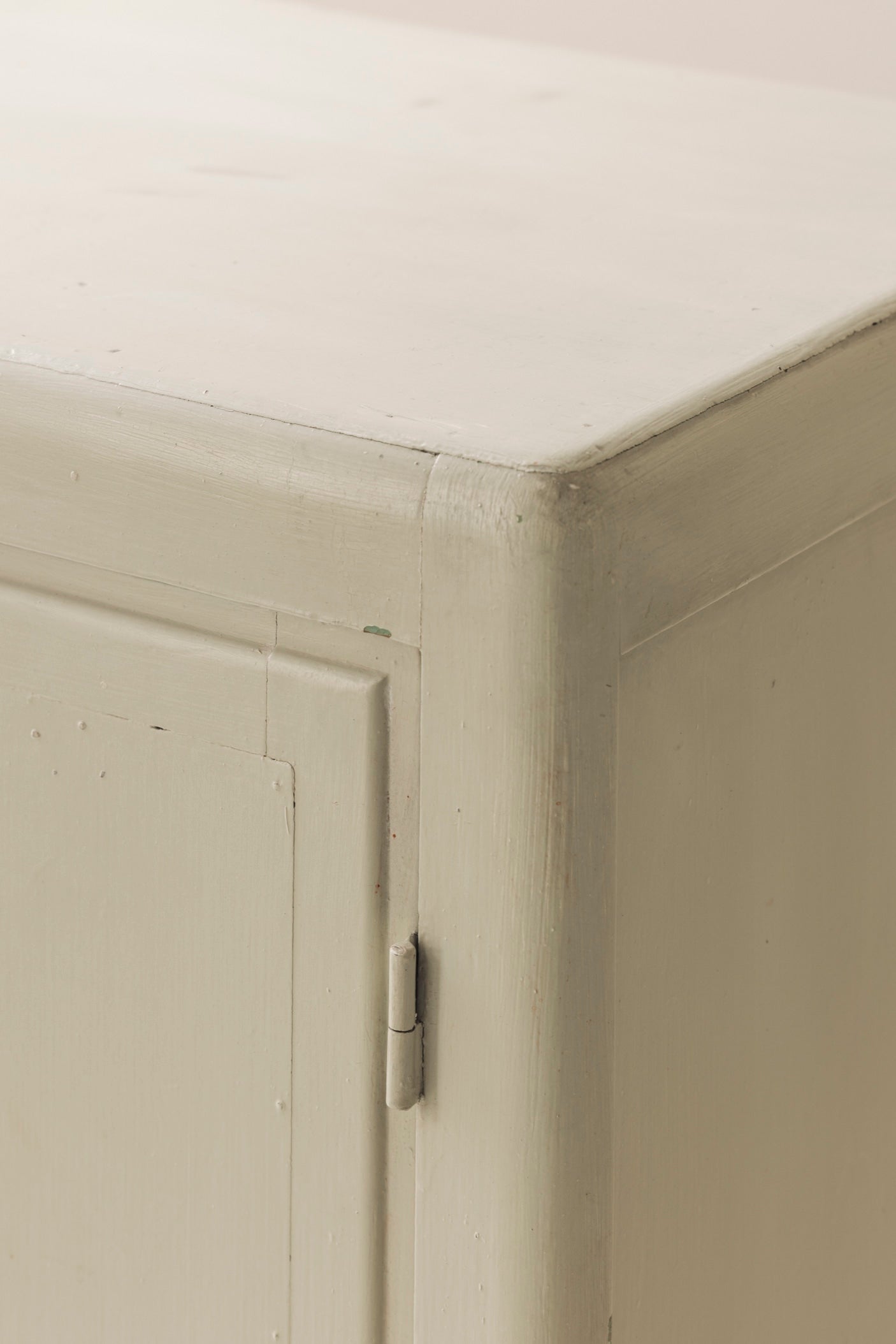 Charming Modernist French cabinet from the 1950s — additional view