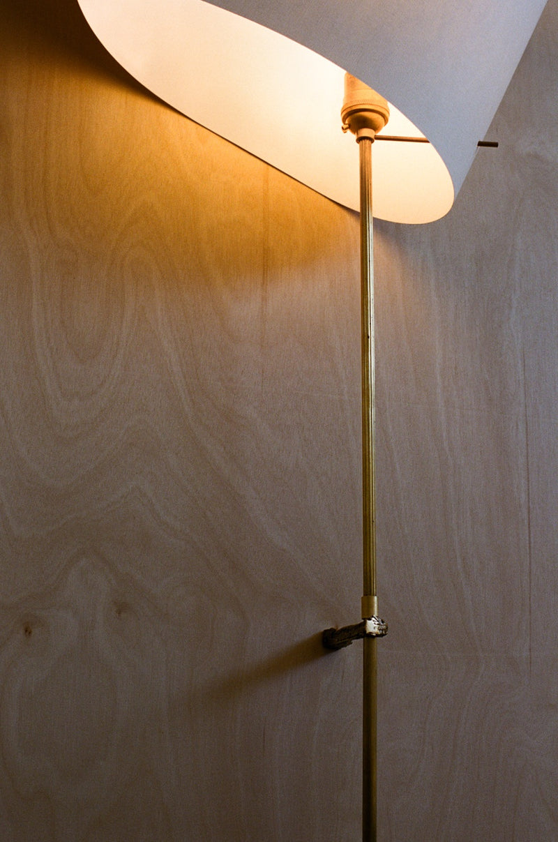 Wall Light - Papēr III — close-up of brass base and shade