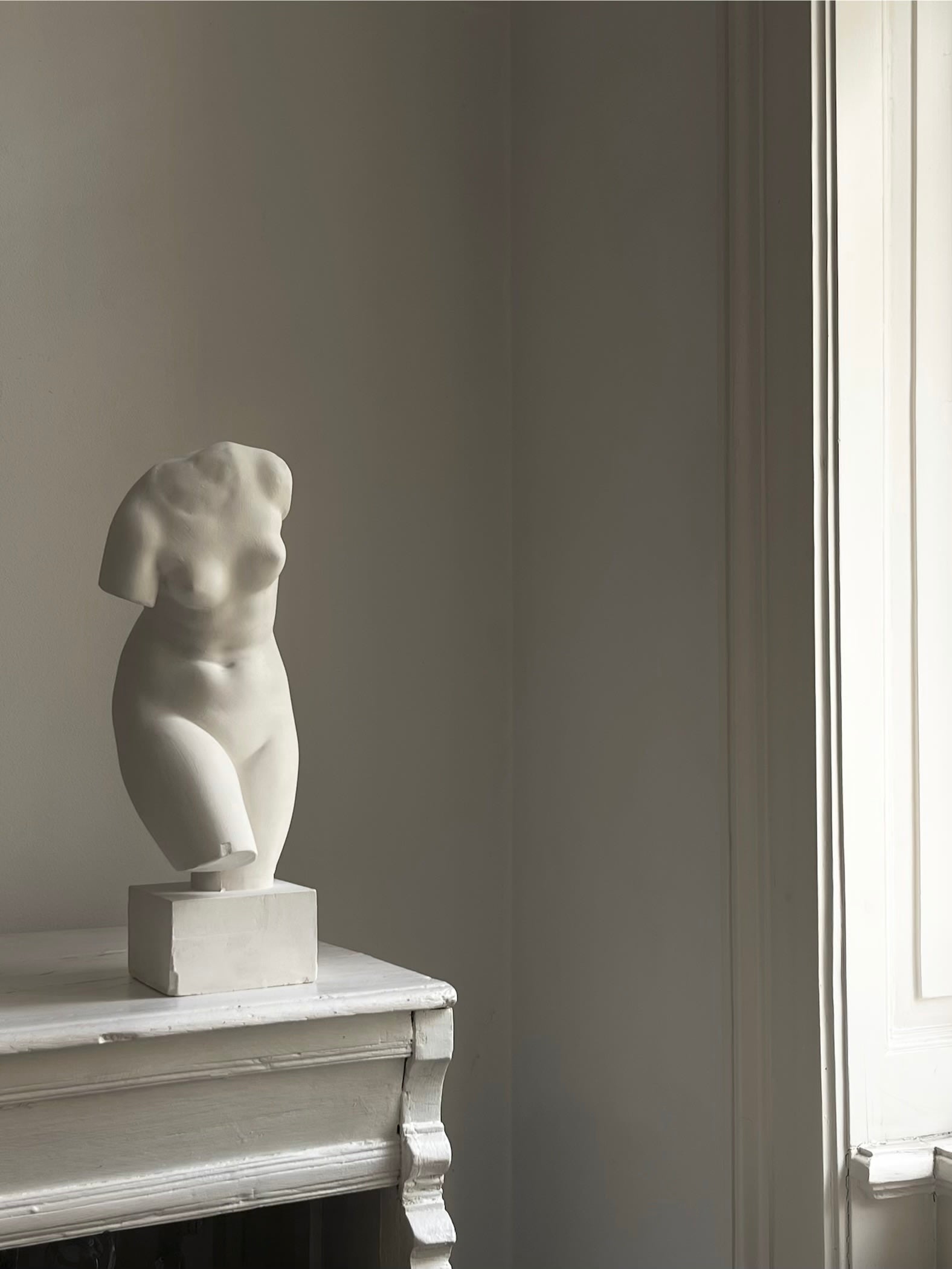 Venus Sculpture in Plaster — detail view
