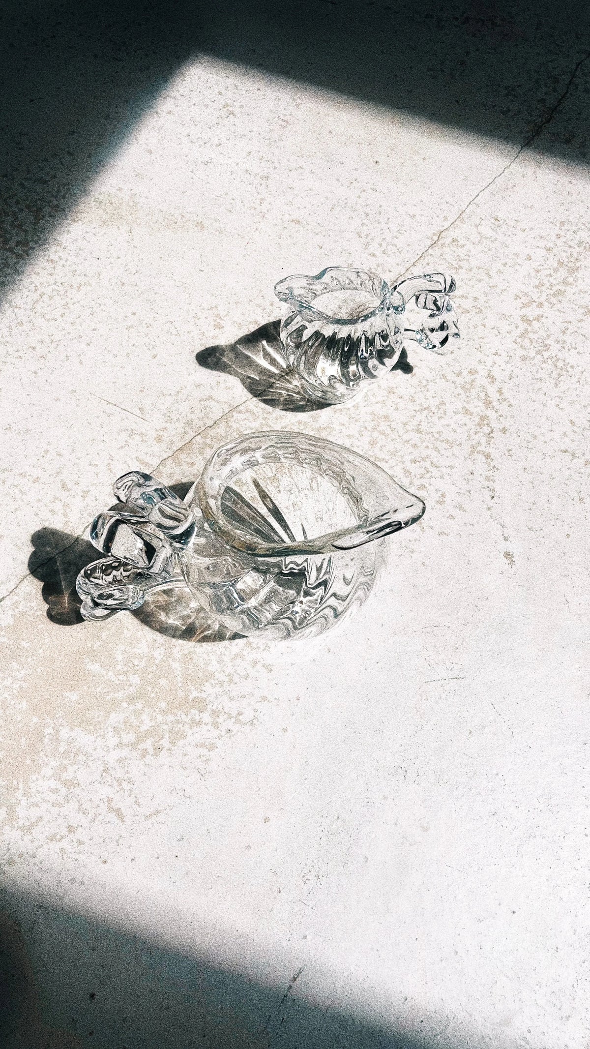 Vine Carafe 500 — lifestyle setting