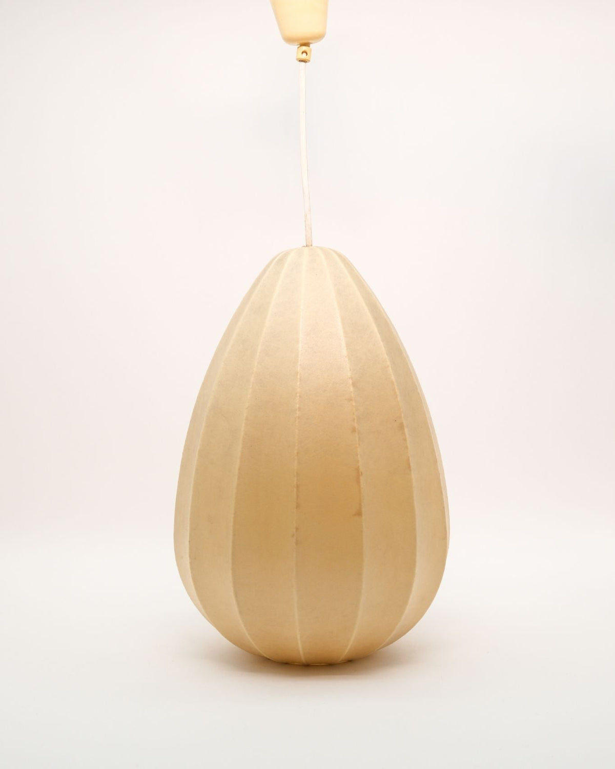 Cocoon Pendant, Goldkant — side angle