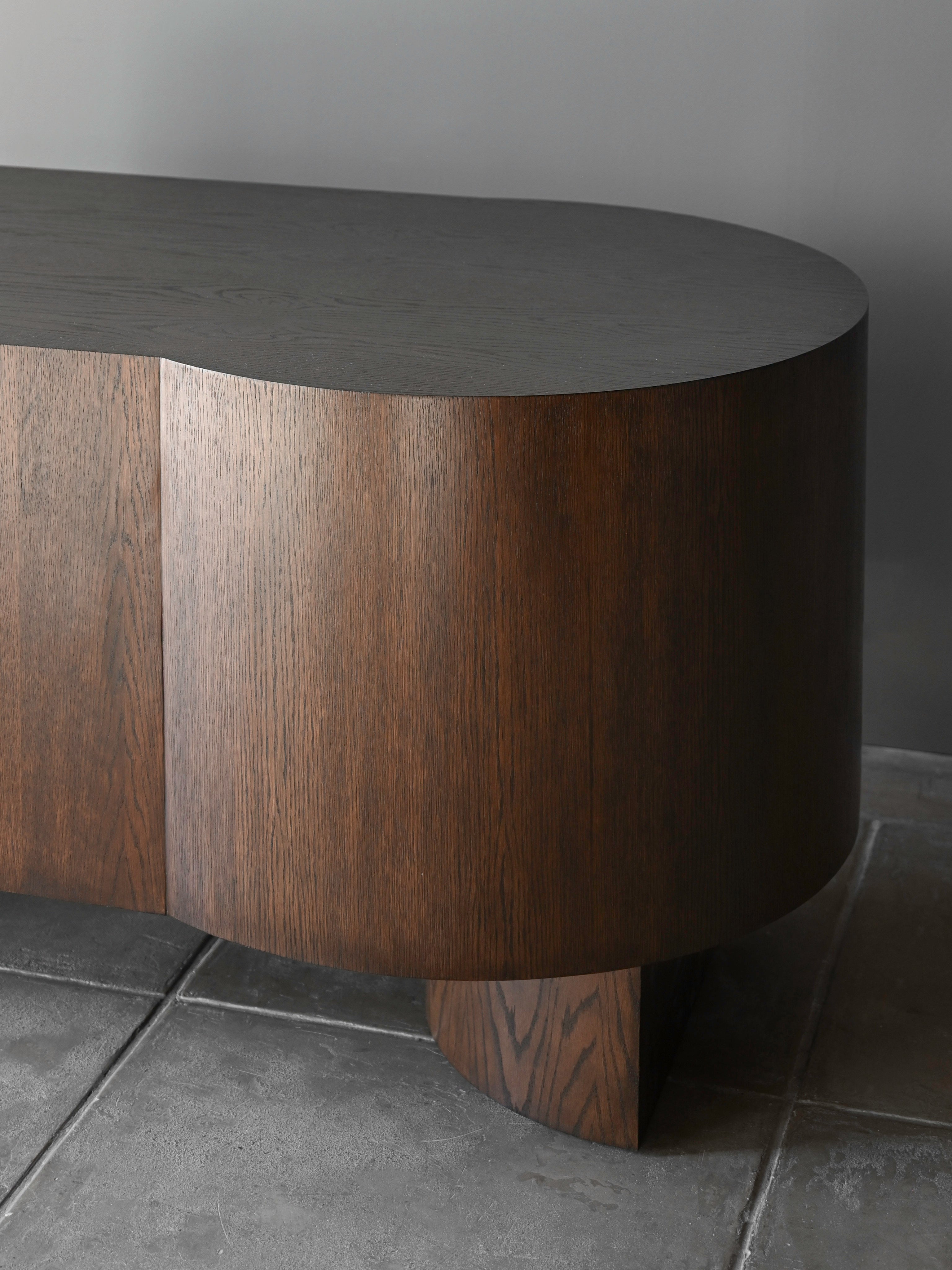 The Cañon Desk — close-up