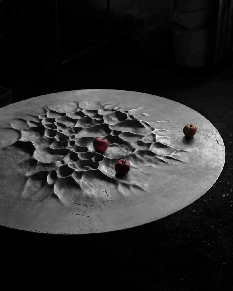 Tramontana Table I - Cast Alumnium — close-up
