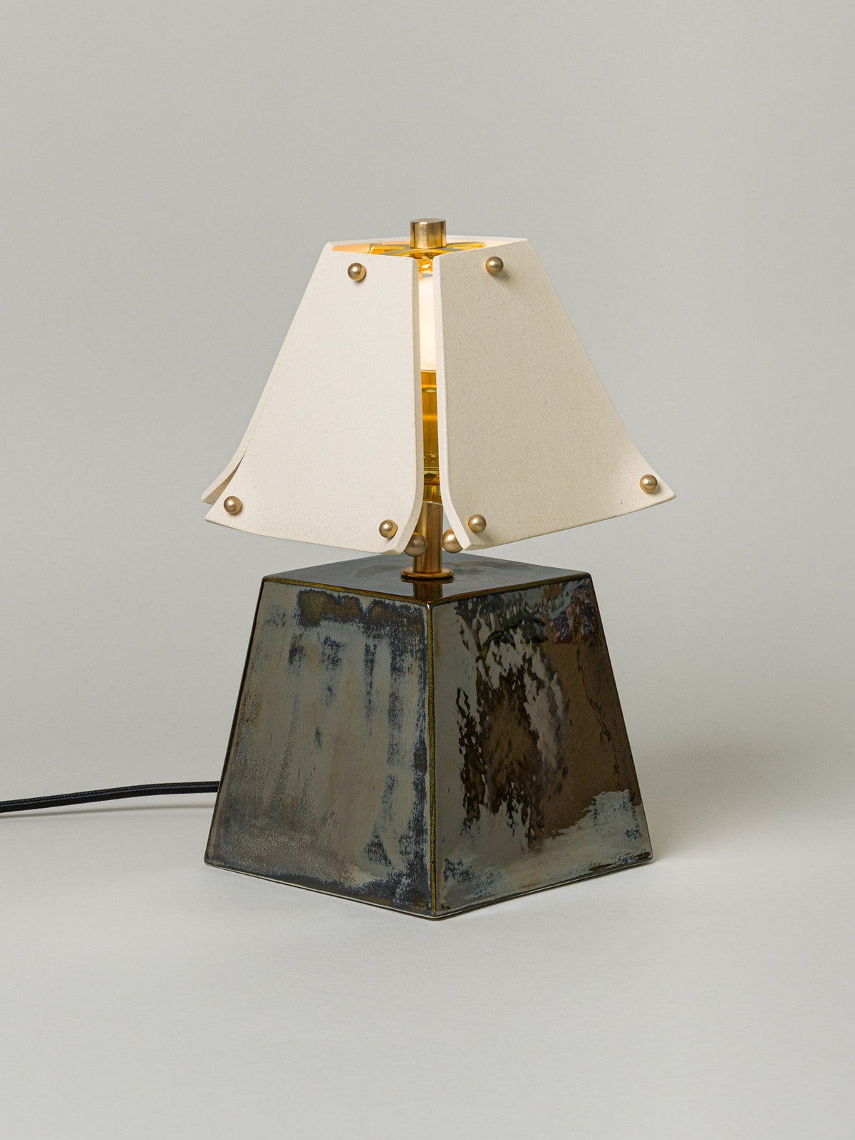 Osen Table Lamp Short, Obsidian / Bone Shade — lifestyle setting