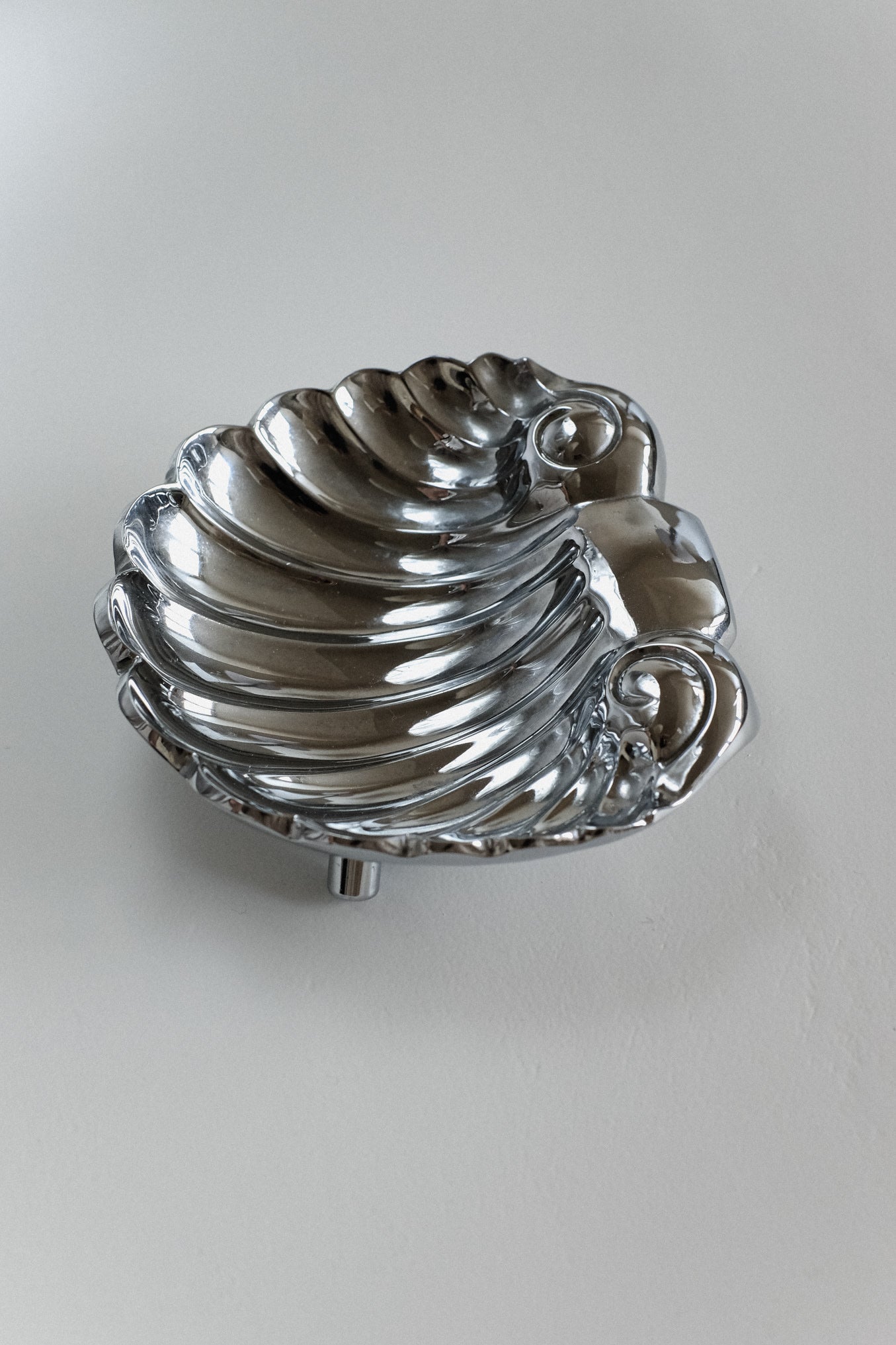 Set of 2 Shell Decorative Bowls — back view of shiny metal finish