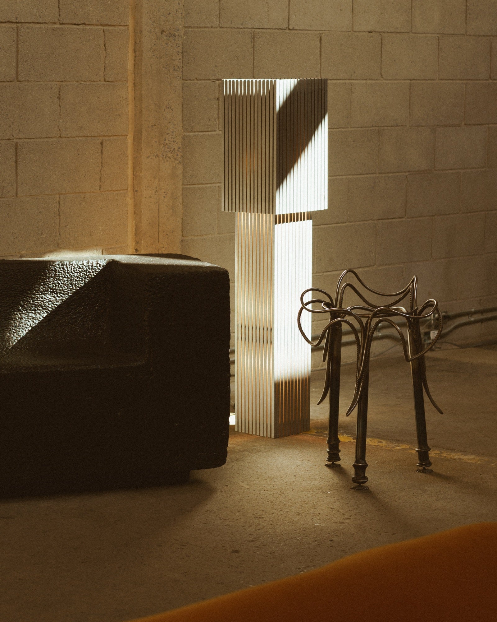 Metal Parallilo Floor Lamp — side angle