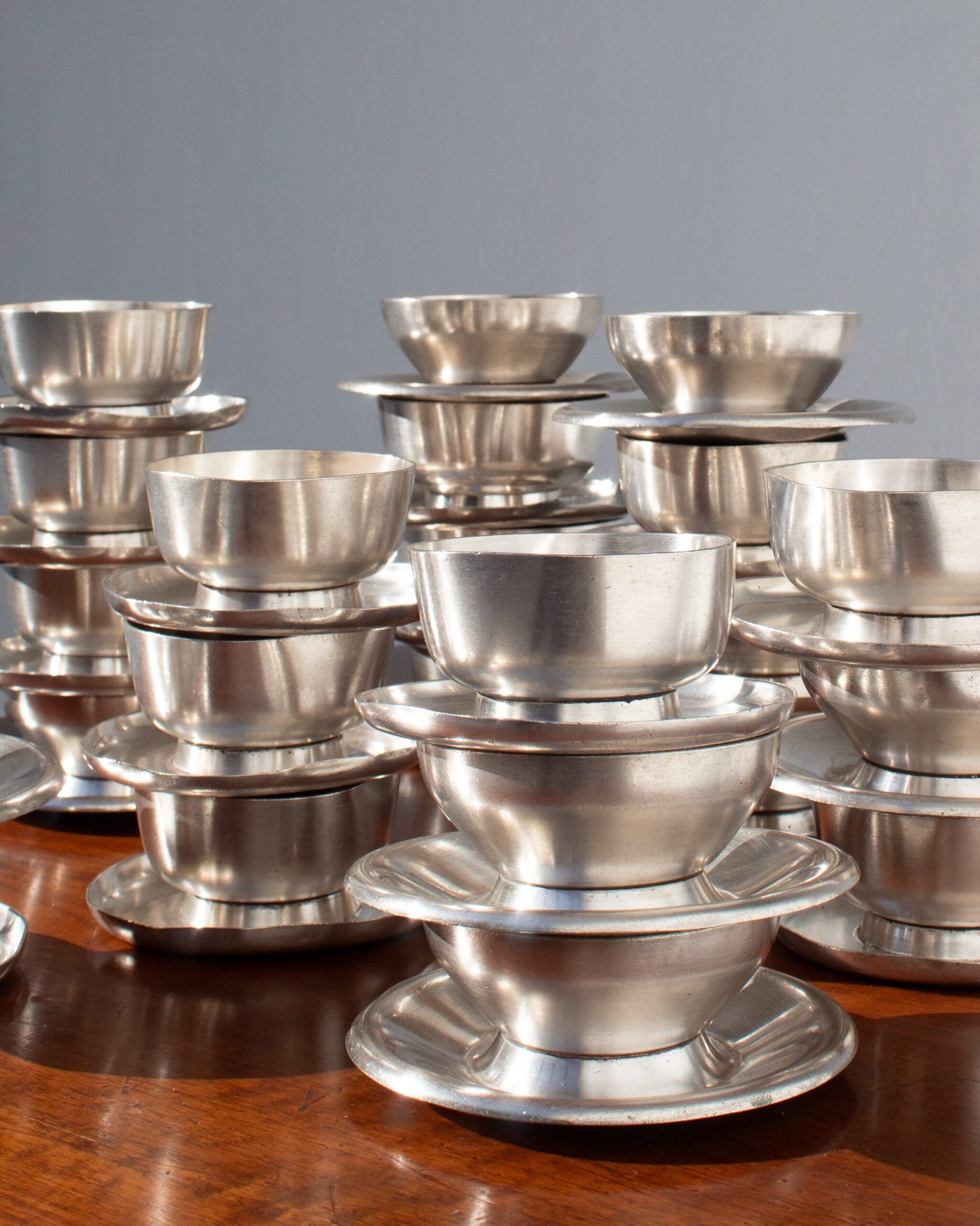 Metal Serving Bowl - Arthur Krupp by Malata Antwerp | The Oblist — handcrafted aluminum design
