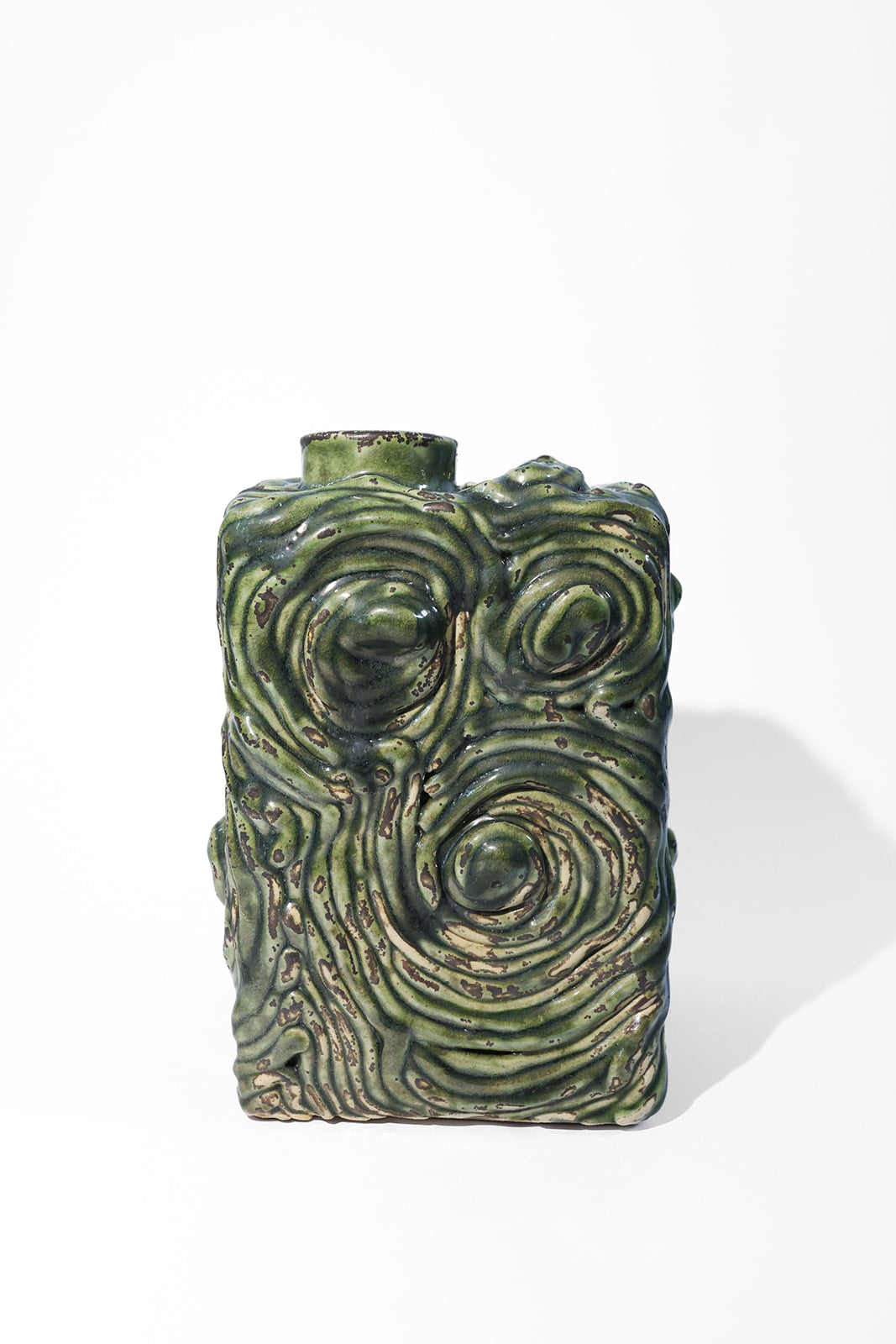 Ceramic vase Psyché - Medium Wasabi — detail view