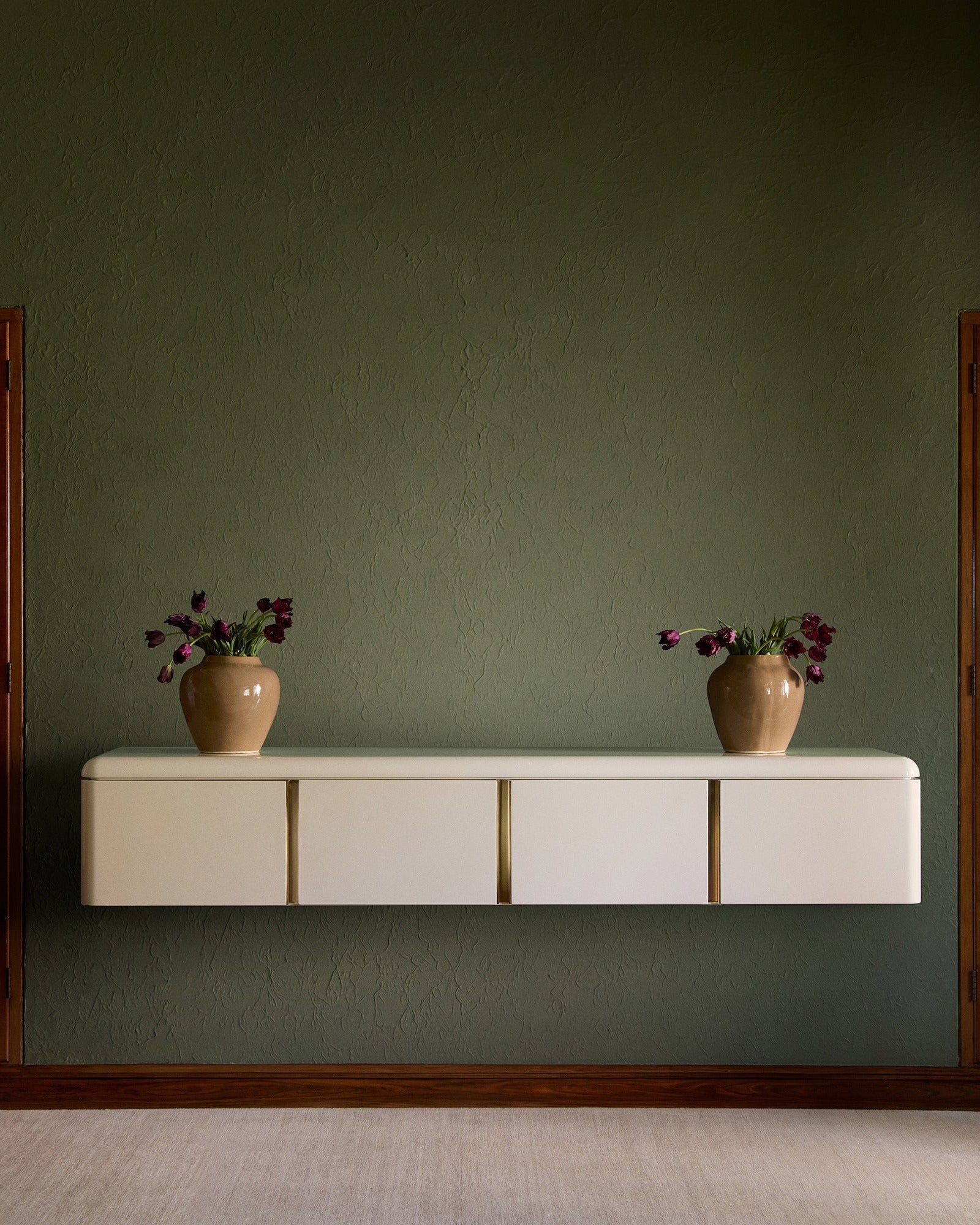 Various Positions Server in Polished Lacquered designed by Yaniv Chen by Lemon | The Oblist