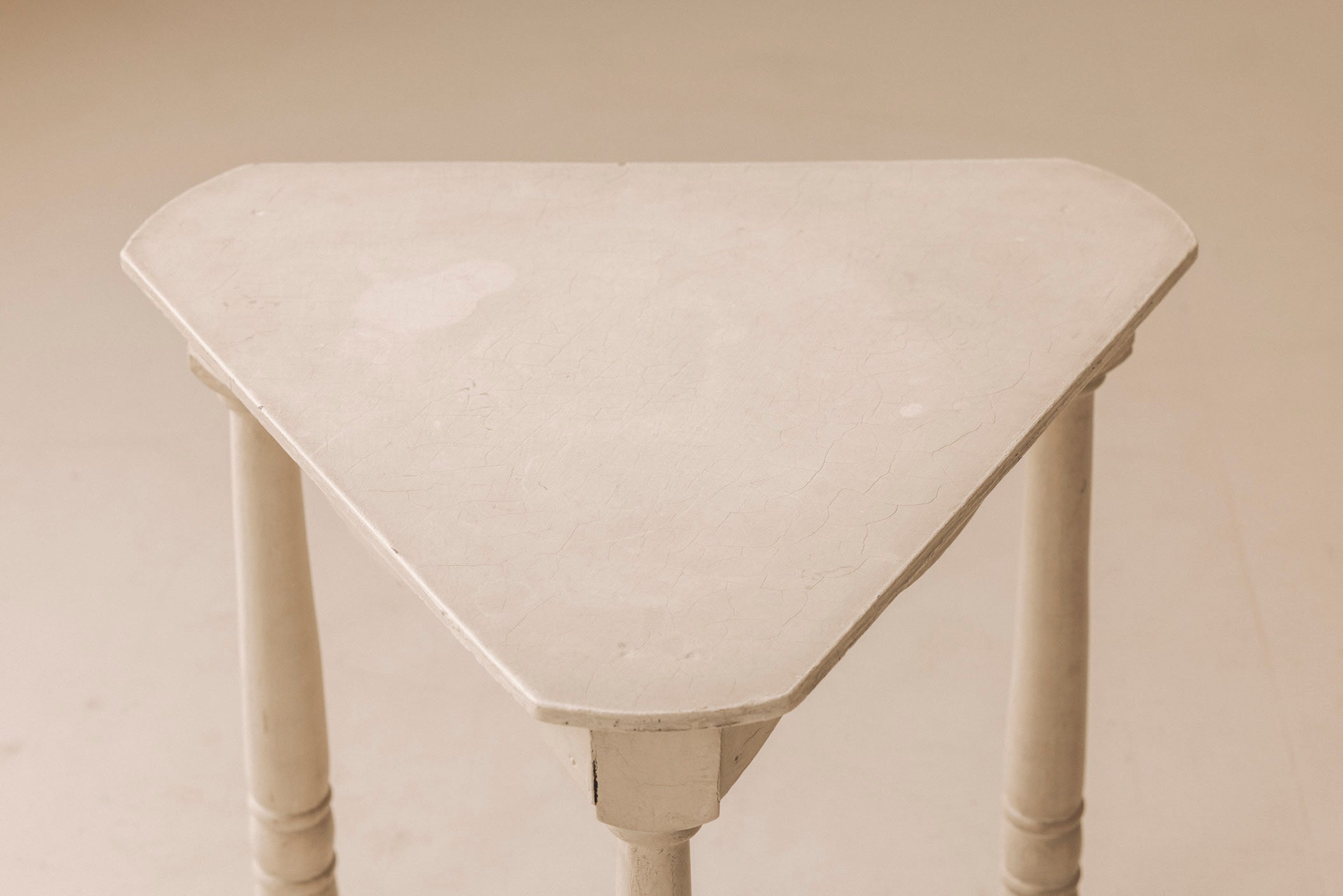 Side table attributed to Atelier Martine / Paul Poiret, France 1920s — close-up
