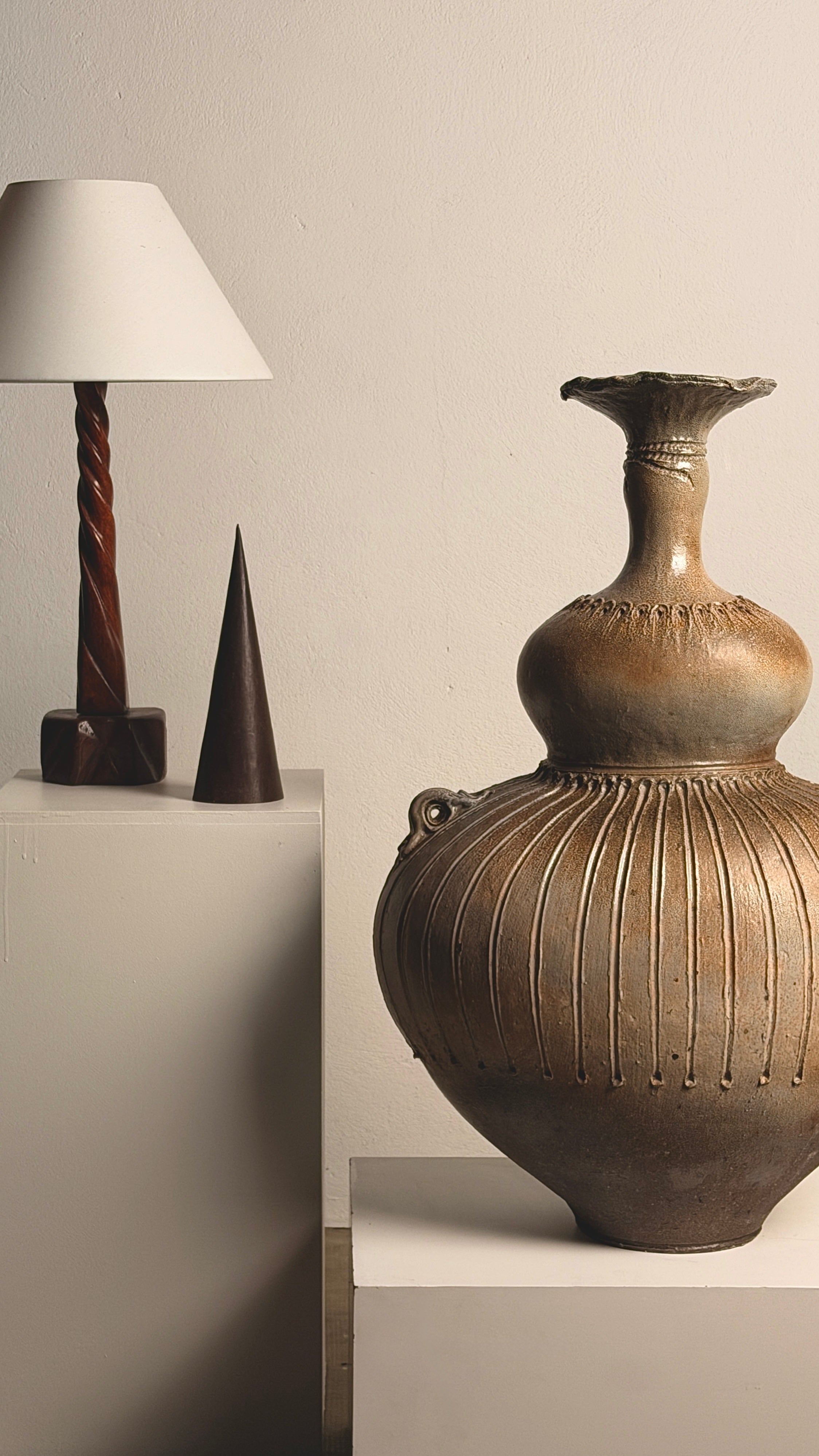 Vase Monumental avec Anses par Gustave Tiffoche