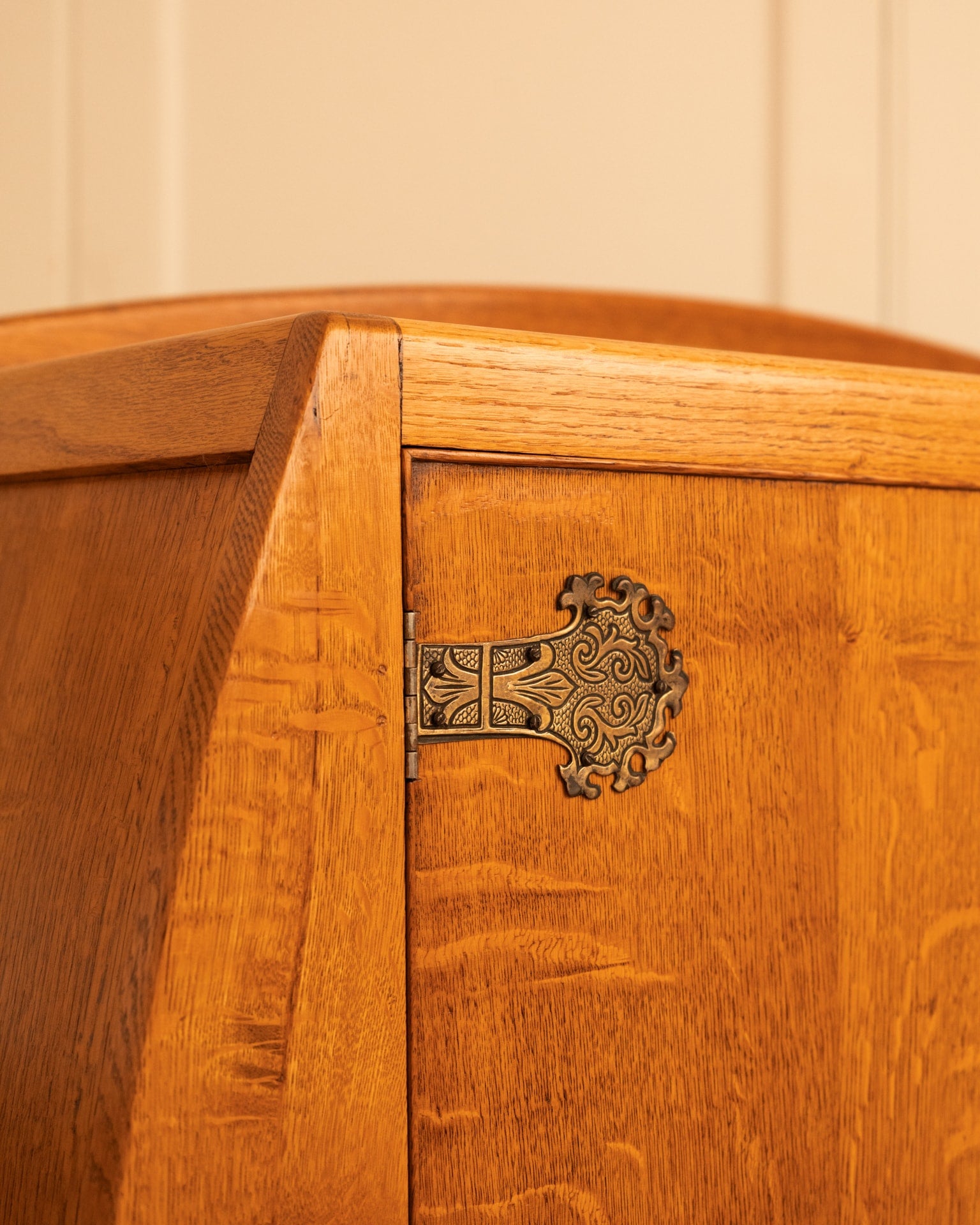 English Oak Storage Unit - 1930s — view 9
