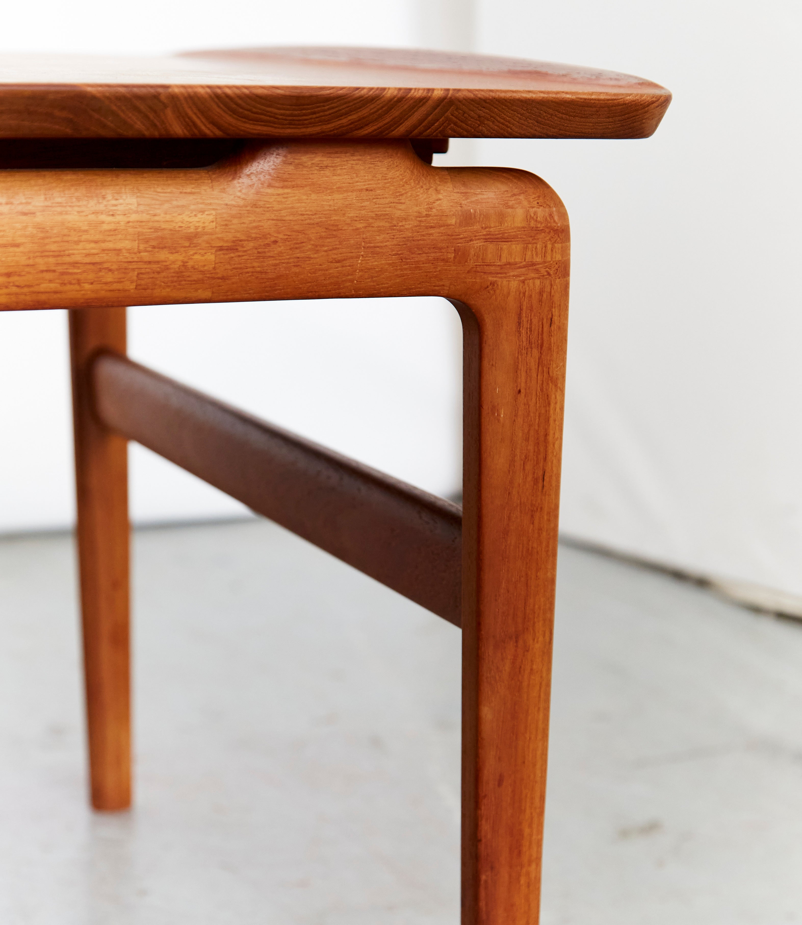 Peter Hvidt & Orla Mølgaard-Nielsen FD640 Coffee Table for France & Søn — angled view highlighting wooden leg detail
