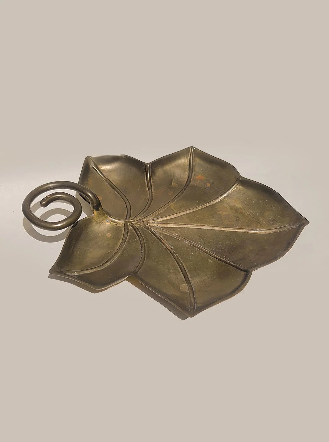 Large Brass Leaf Vide-Poche — detail view