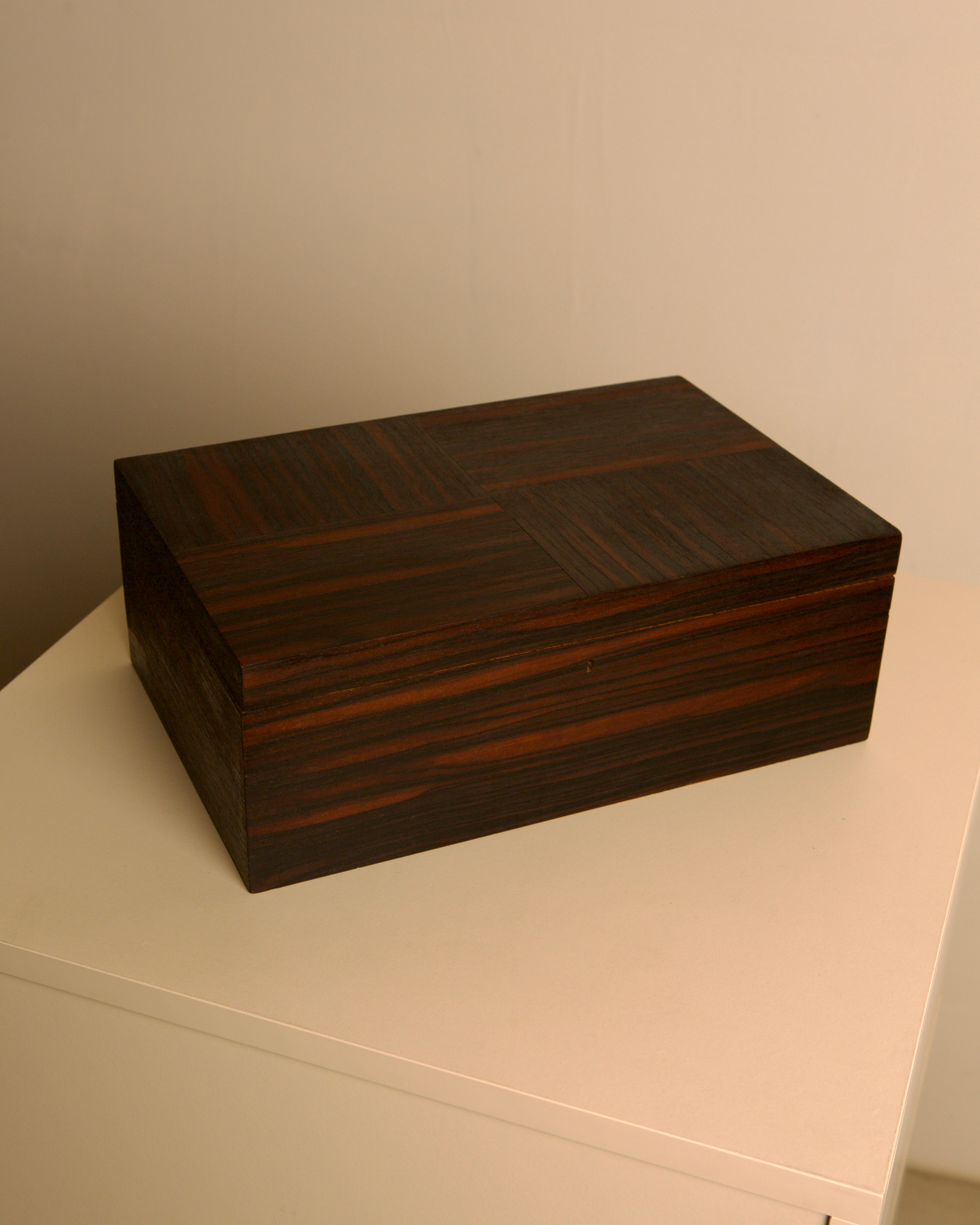 Large Rio rosewood veneer box, Fristho, the Netherlands, 1950s by Treaptyque | The Oblist