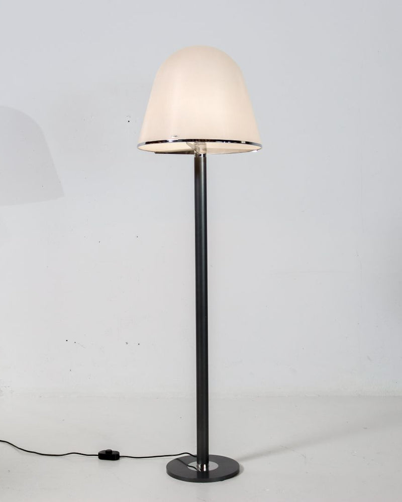 Kuala floor lamp by iGuzzini with white shade and black pole