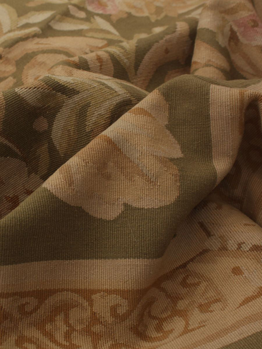 Tapestry Rug in Song 287 x 419 cm — close-up of floral pattern detail