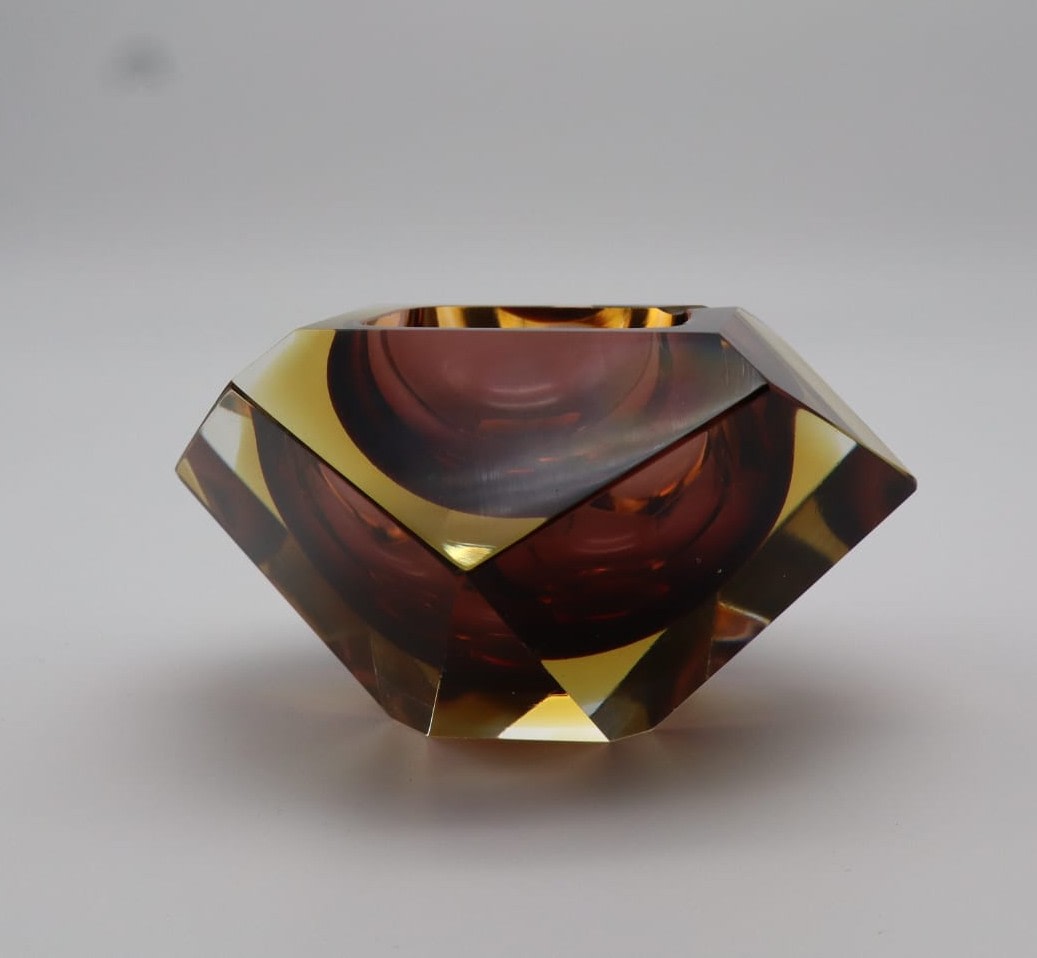 Diamond Murano Glass ashtray by Flavio Poli for Seguso 60's — top view highlighting amber and gold tones
