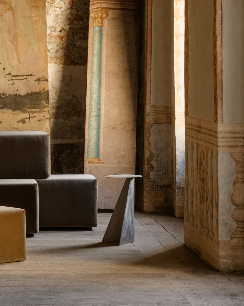 Table d'appoint en aluminium Object084