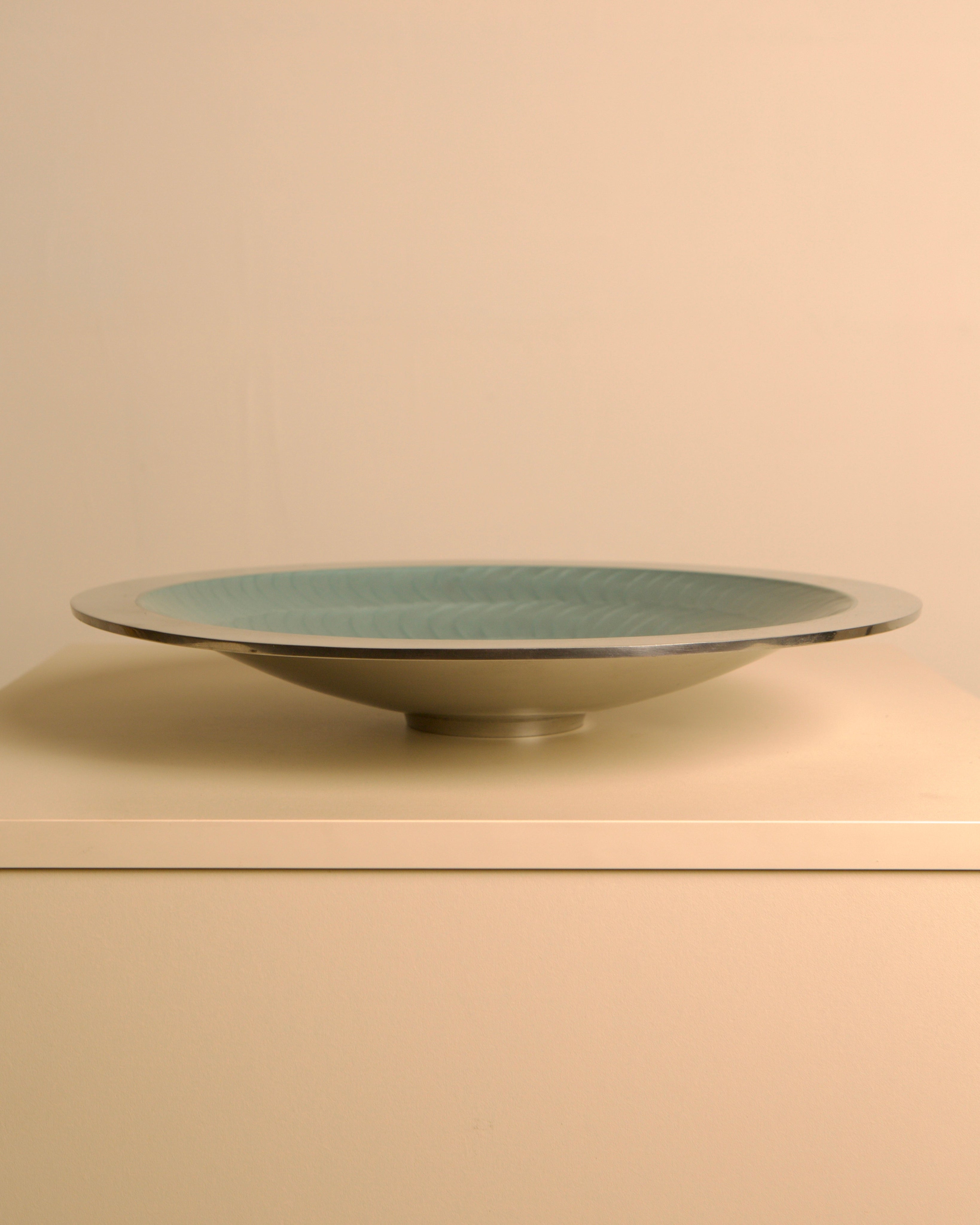 "Galassia" round aluminum dish, Brandani, Italy, 1980s — detail view