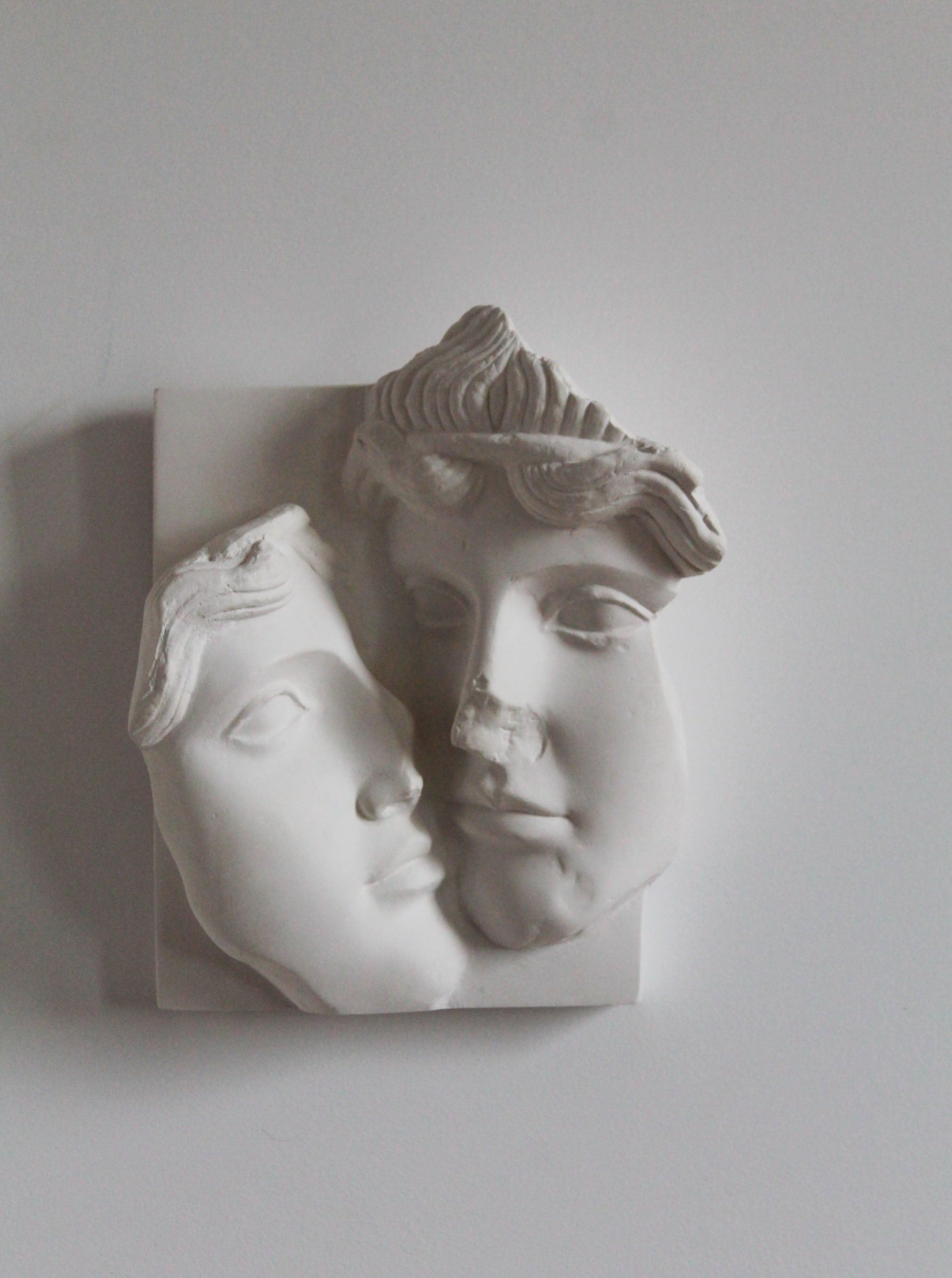 Le Baiser by Marina Mankarios | The Oblist
