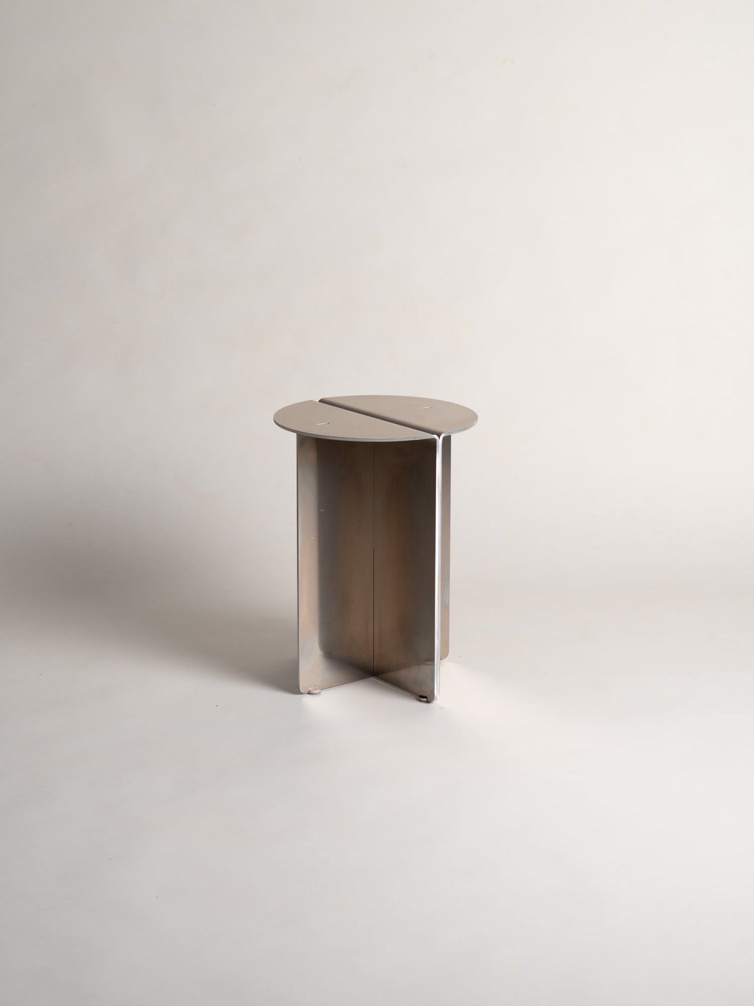 "PlegTable" aluminium side table — detail view