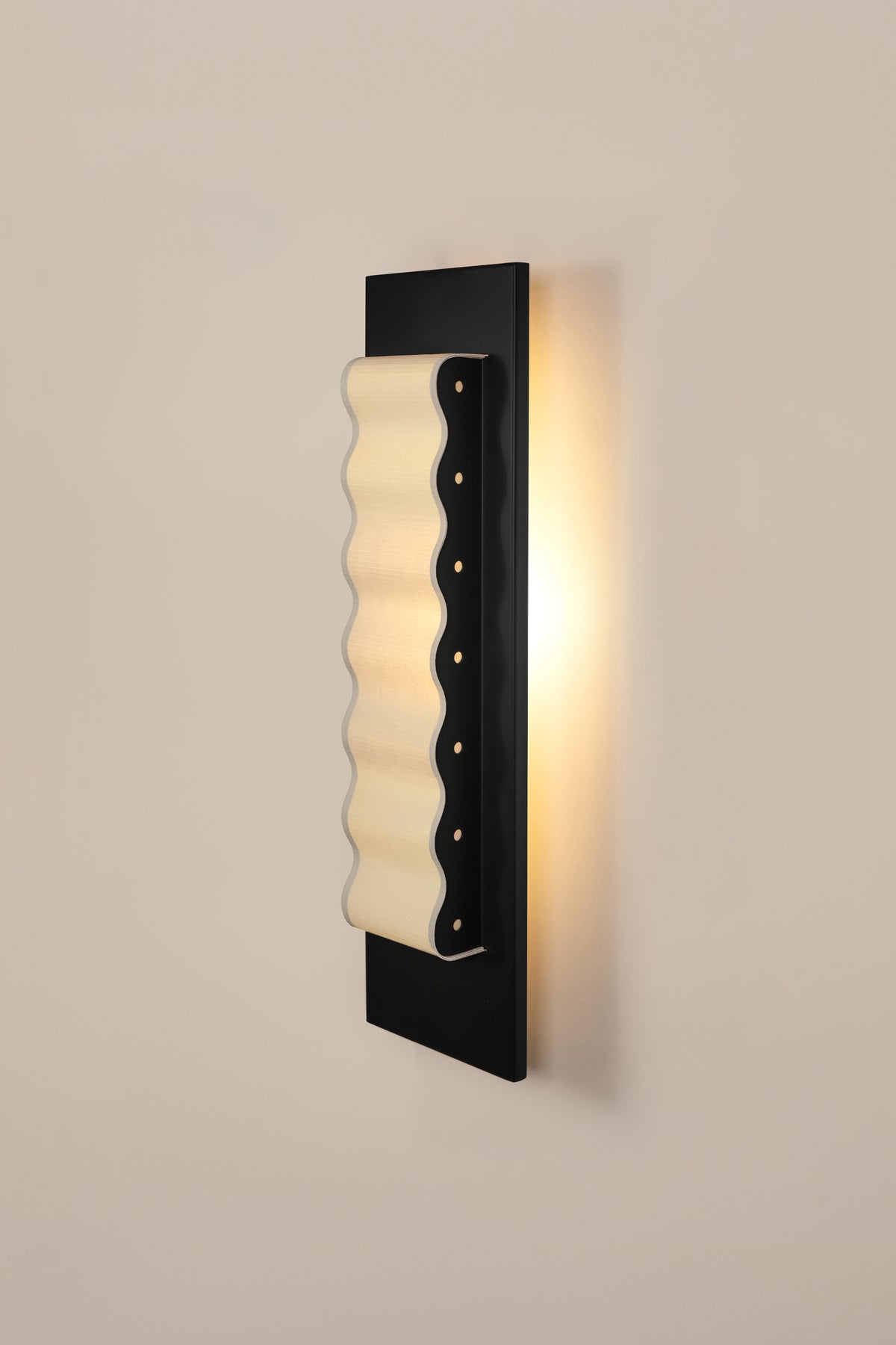 Frame Slim L UL — lifestyle setting
