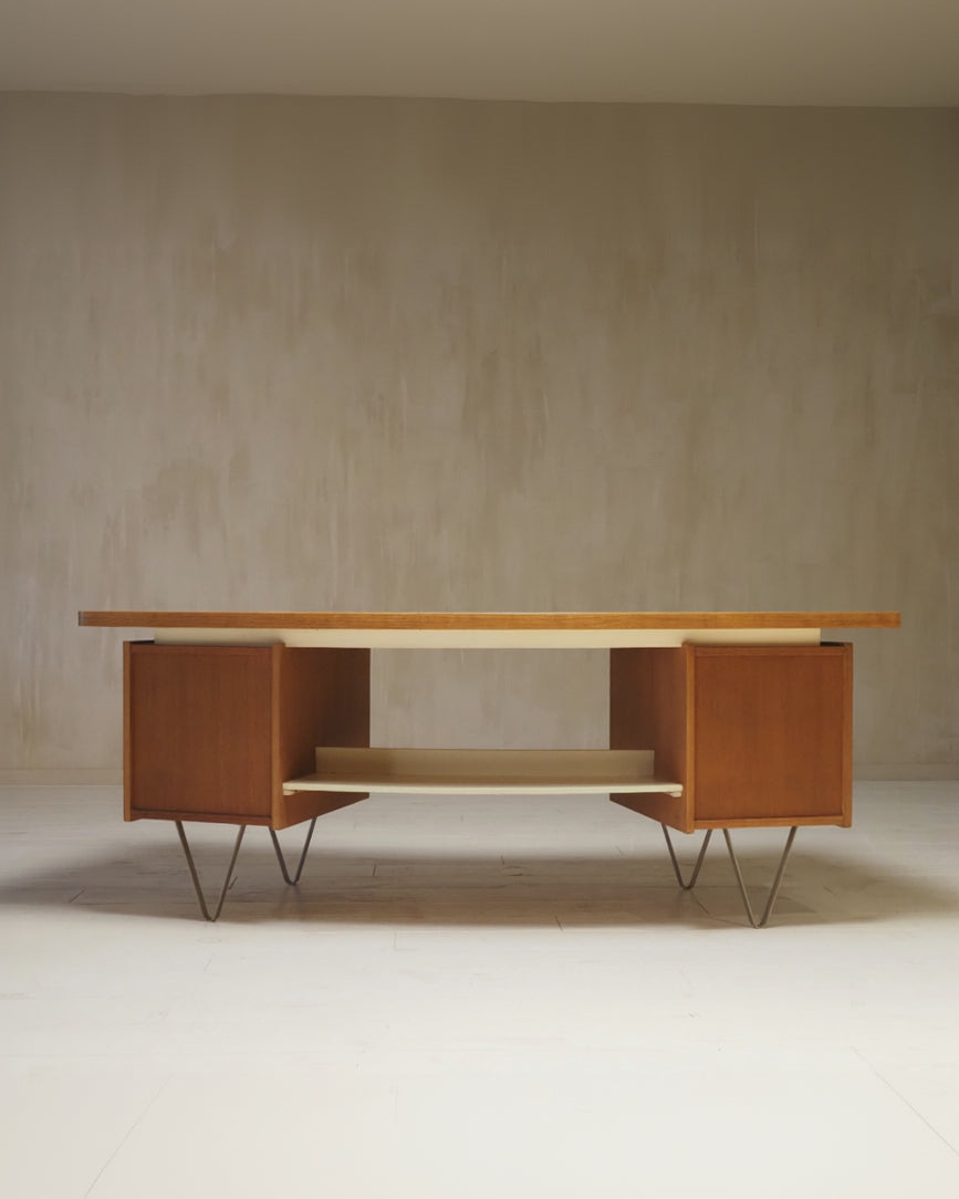 Boomerang Floating Desk by Tijsseling, The Netherlands, 1960s by Puttenaers | The Oblist
