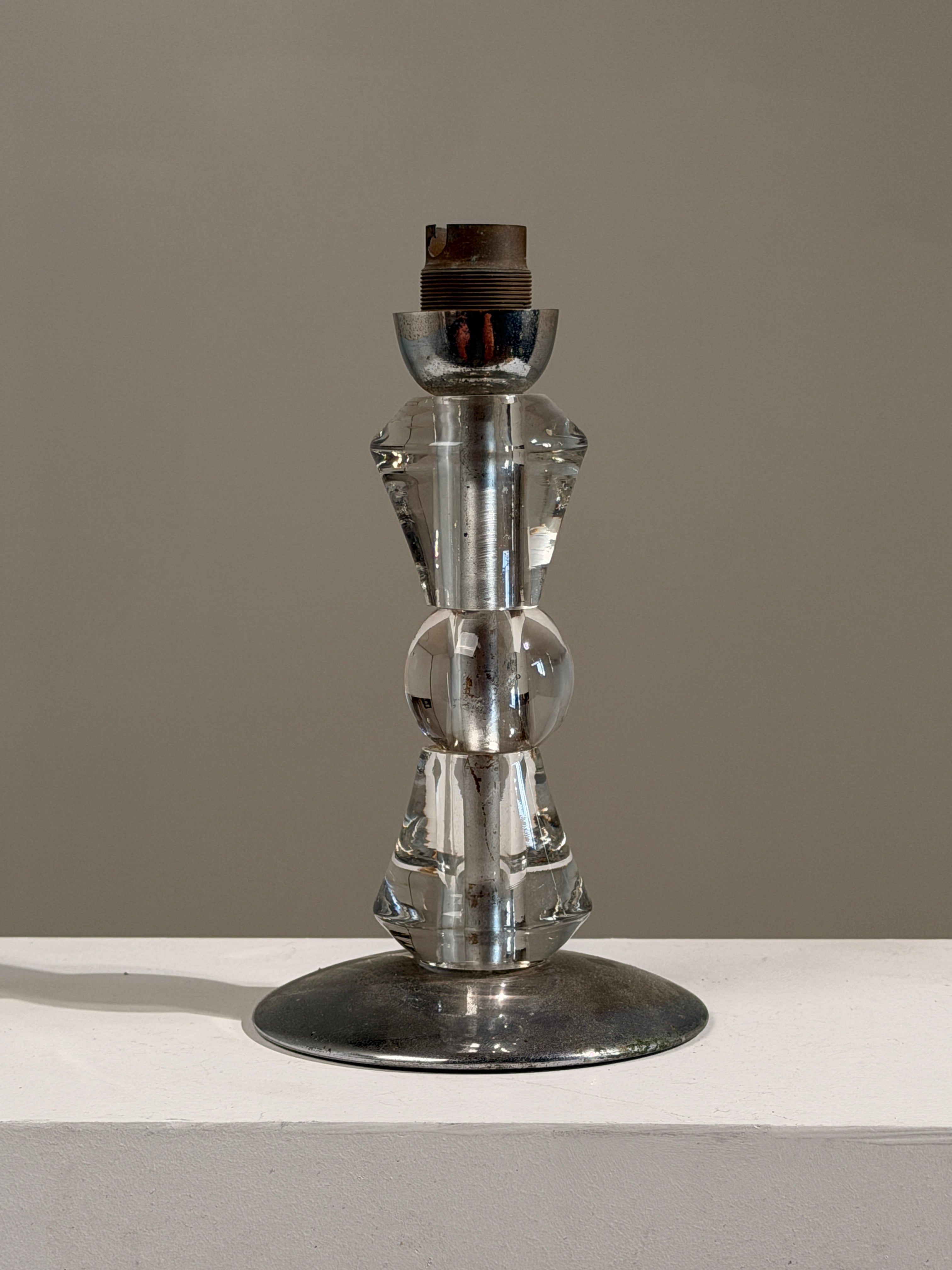 Art Deco glass table lamp, France, circa 1930 — detail view
