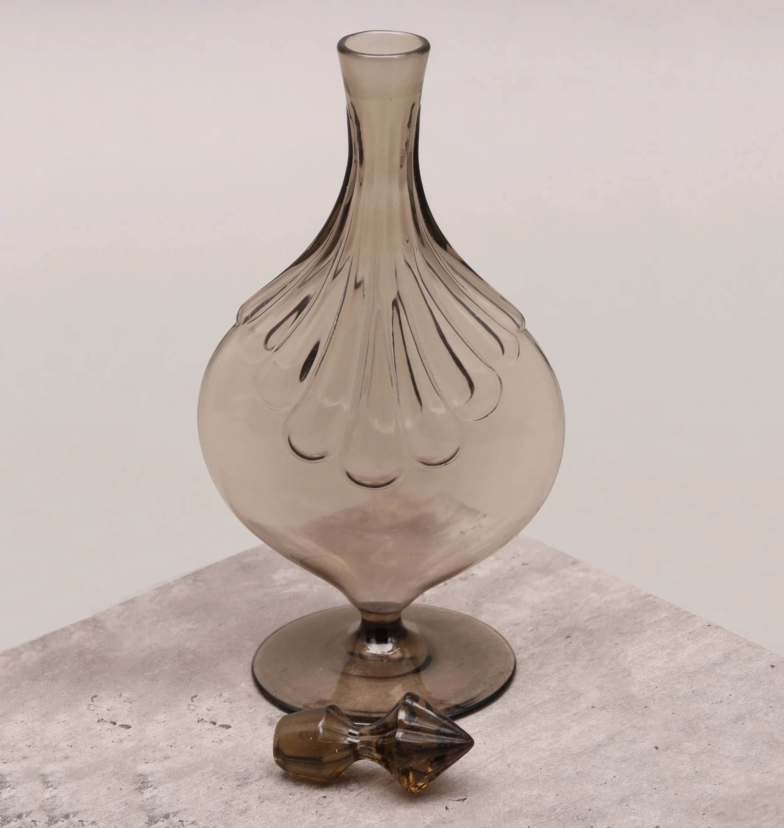 Decanter by Simon Gate for Sandvik/Orrefors, 1920's — detail view