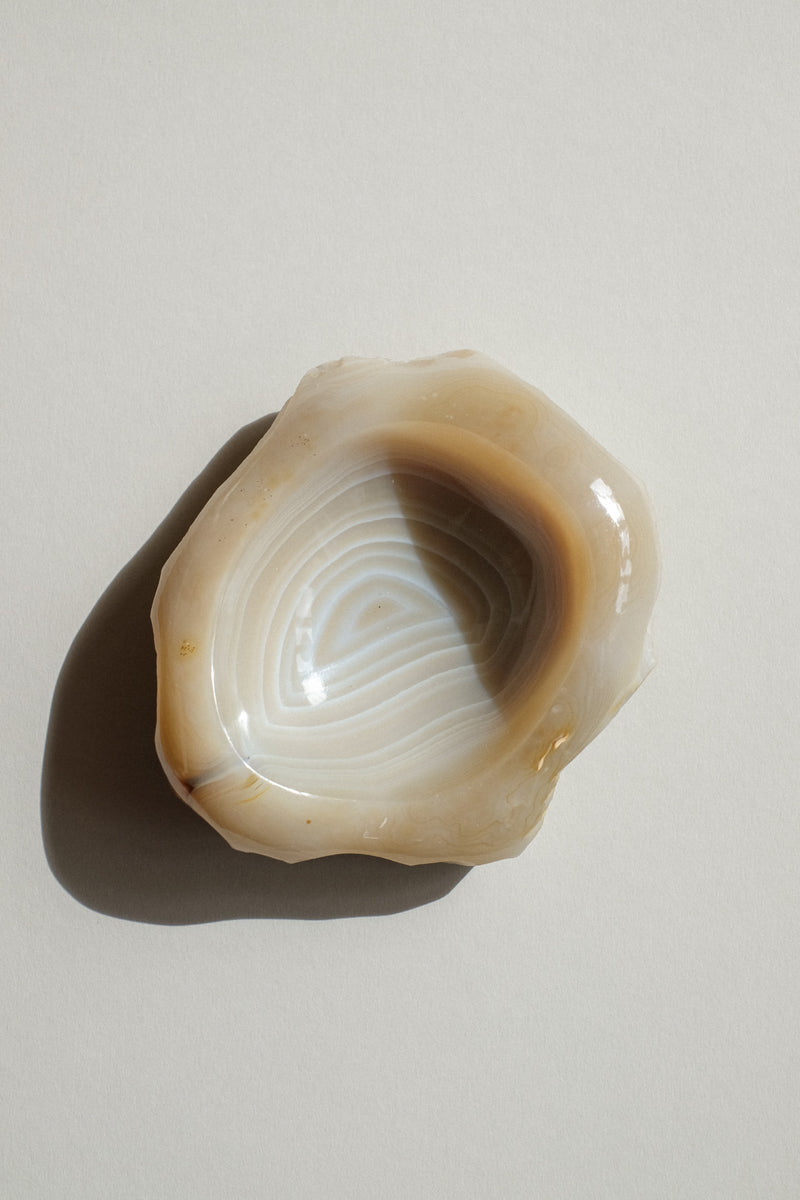 Natural agate decorative bowl with concentric banded patterns